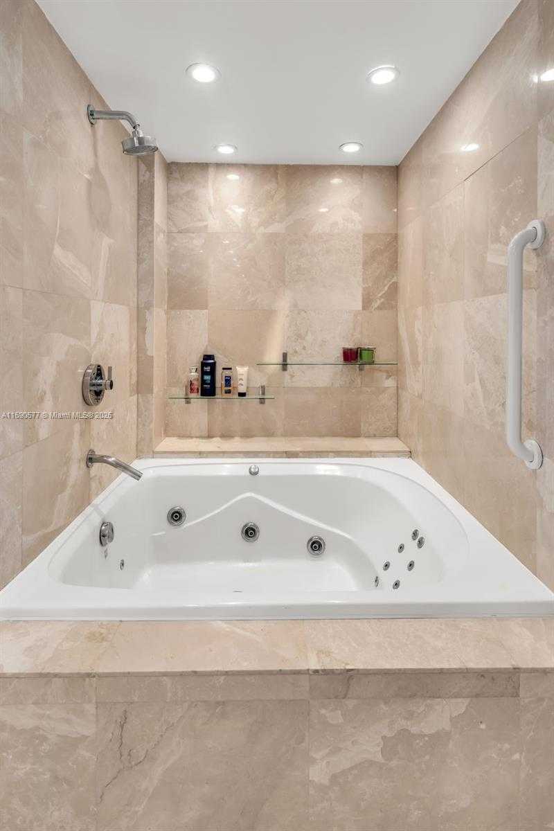 Small Image of 155 OCEAN LANE DR #312, Key Biscayne Number 11