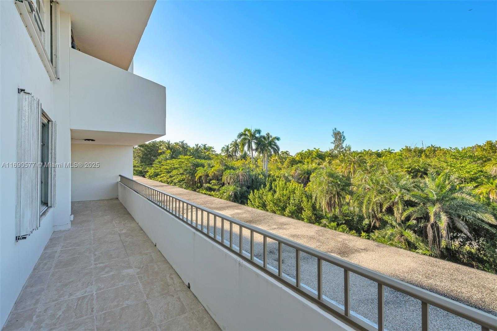 Small Image of 155 OCEAN LANE DR #312, Key Biscayne Number 14