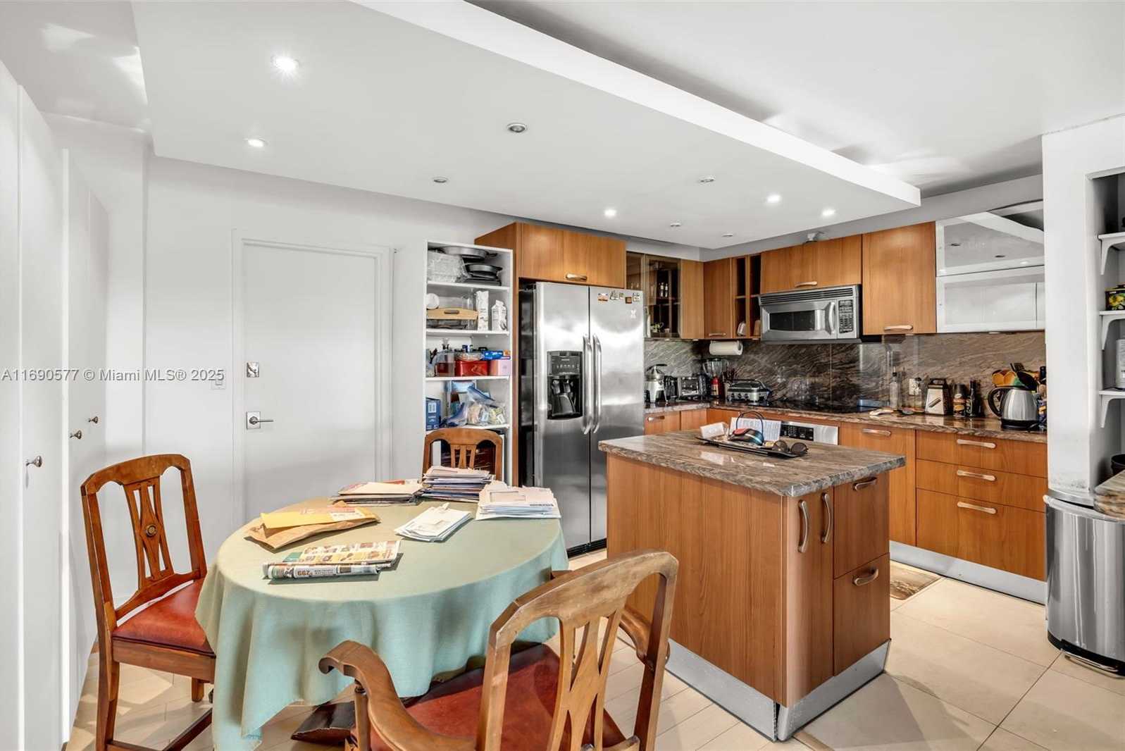 Small Image of 155 OCEAN LANE DR #312, Key Biscayne Number 5