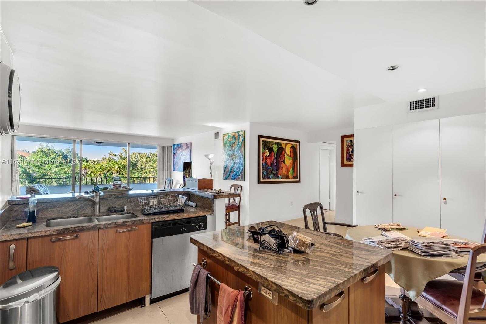 Small Image of 155 OCEAN LANE DR #312, Key Biscayne Number 6