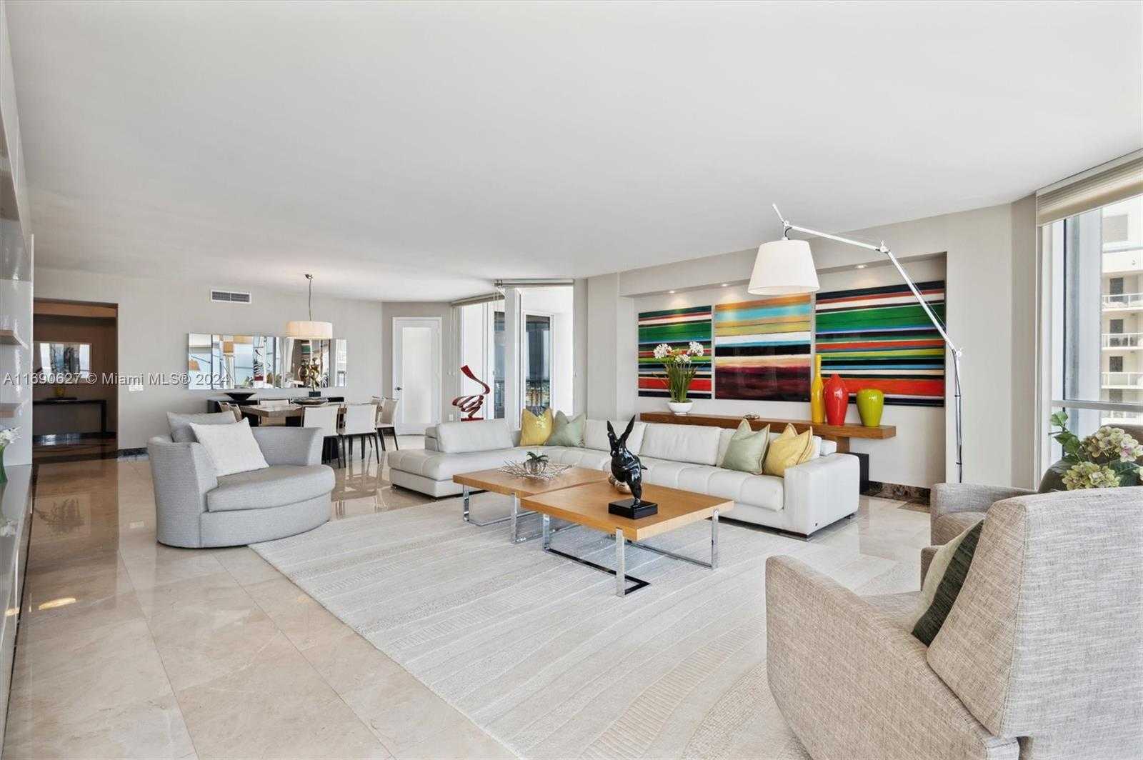 Small Image of 21150 Point Pl, Aventura, FL 33180, USA Number 10