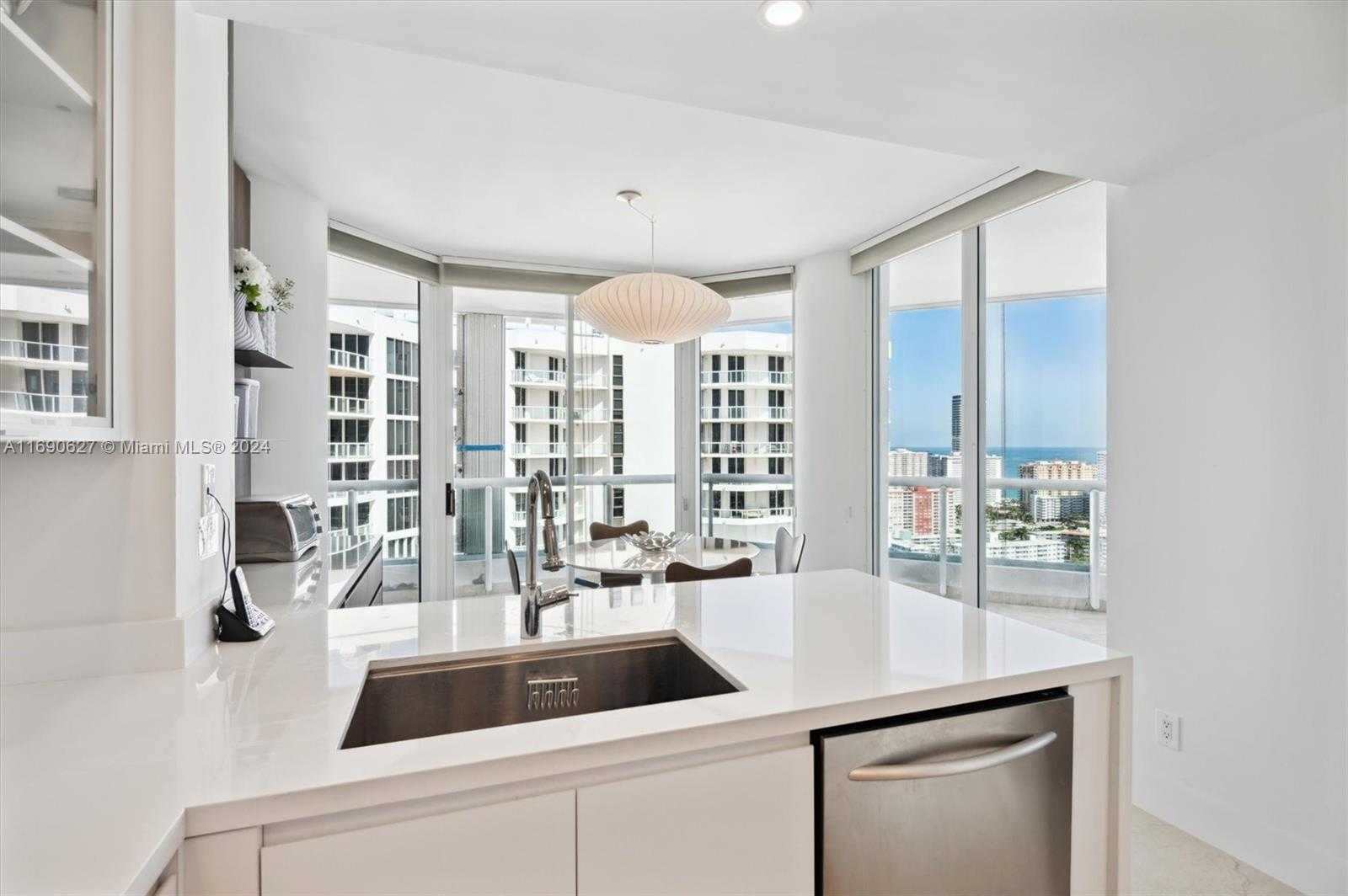 Small Image of 21150 Point Pl, Aventura, FL 33180, USA Number 14