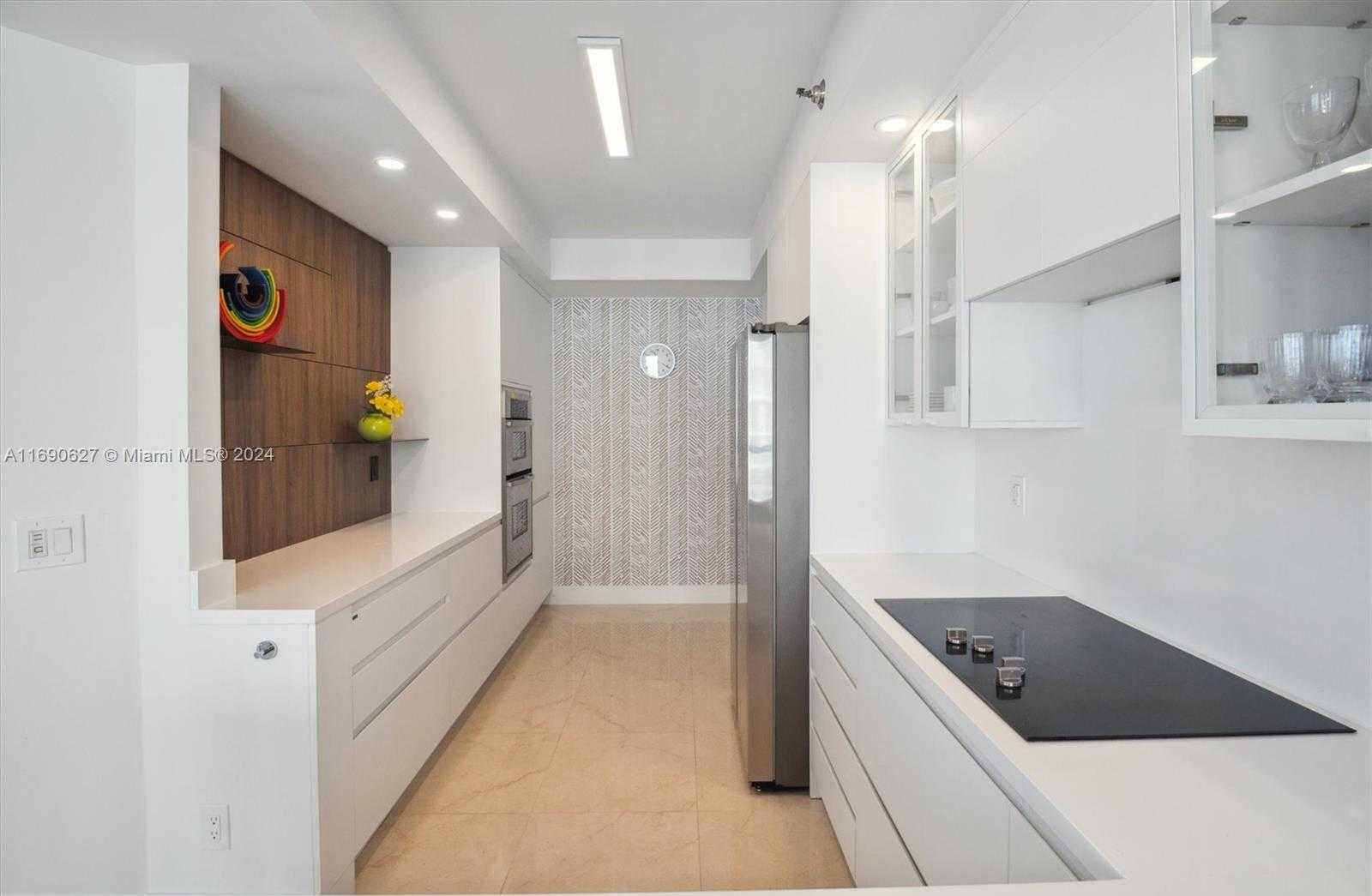 Small Image of 21150 Point Pl, Aventura, FL 33180, USA Number 16
