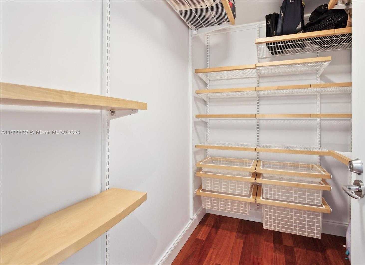 Small Image of 21150 Point Pl, Aventura, FL 33180, USA Number 28