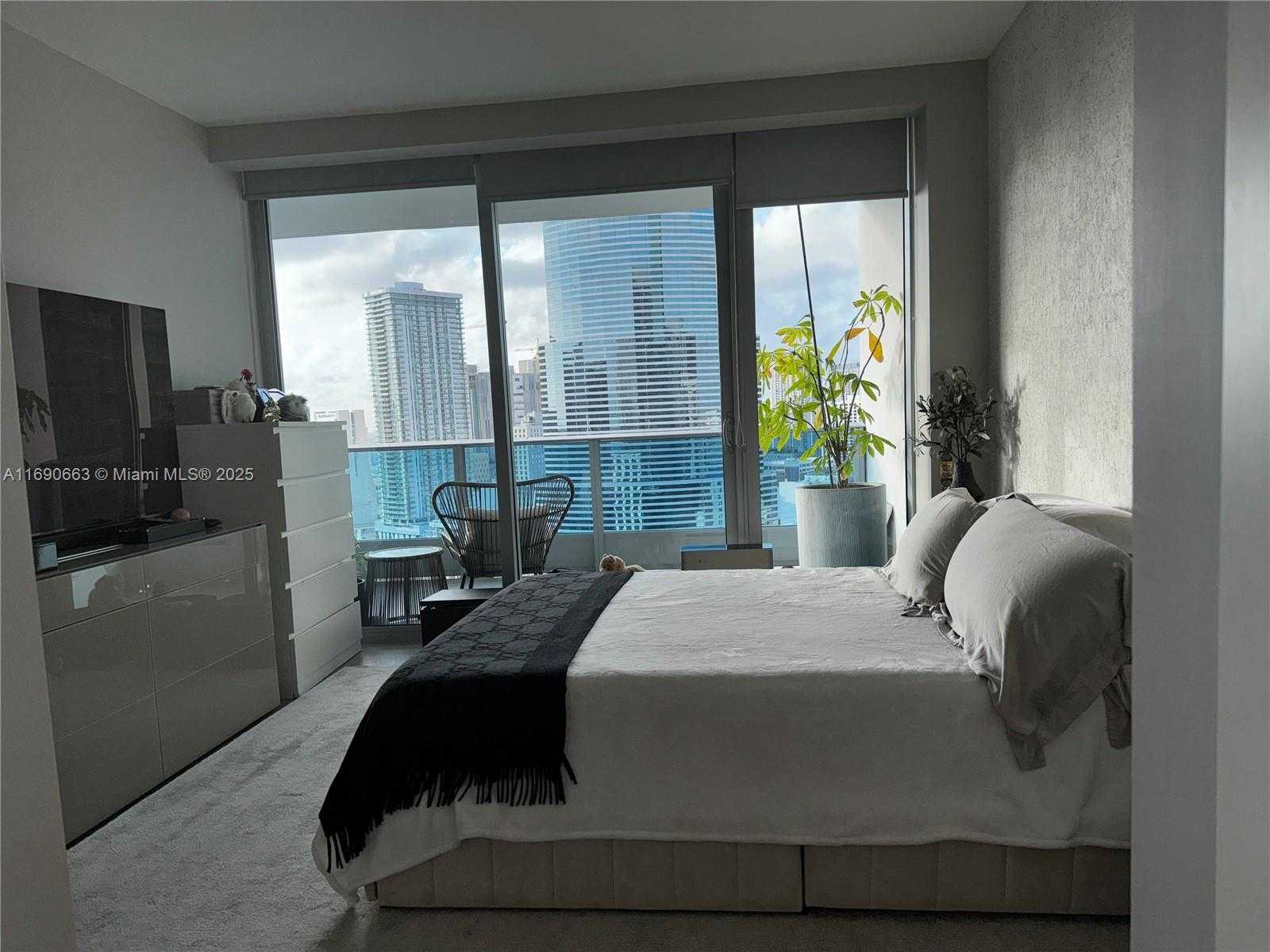 Small Image of 200 BISCAYNE BOULEVARD WAY #3110, Miami Number 11