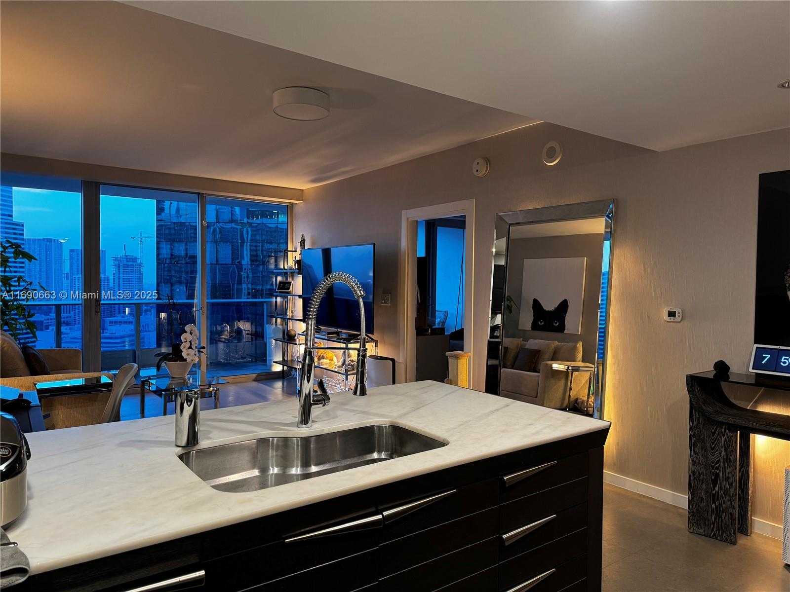 Small Image of 200 BISCAYNE BOULEVARD WAY #3110, Miami Number 6
