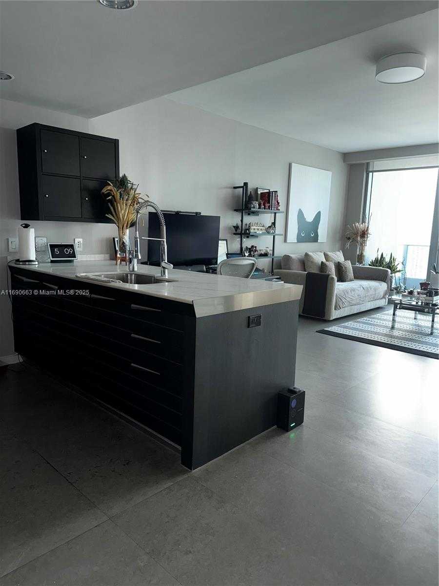 Small Image of 200 BISCAYNE BOULEVARD WAY #3110, Miami Number 8