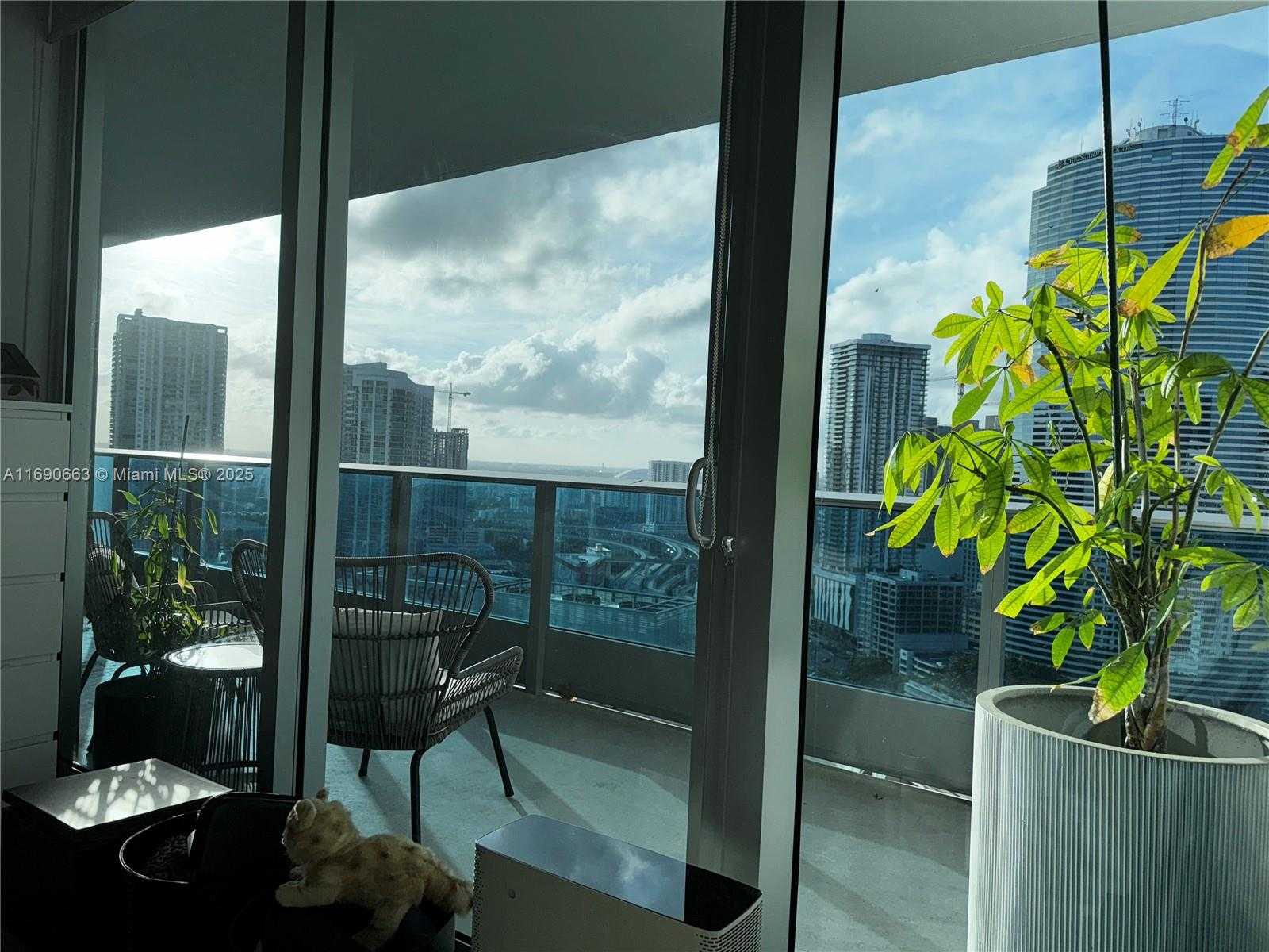 Small Image of 200 BISCAYNE BOULEVARD WAY #3110, Miami Number 9