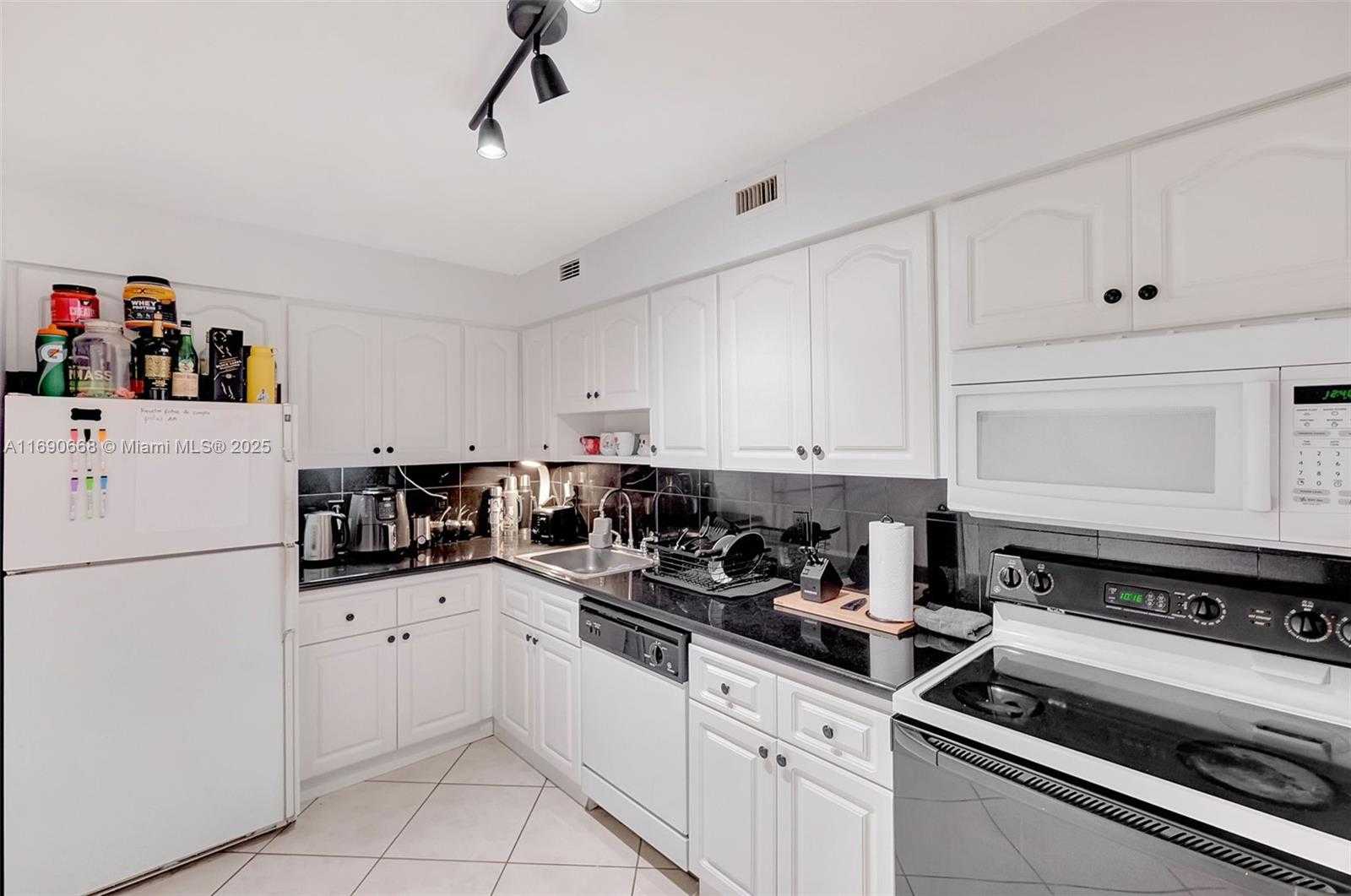 Small Image of 6770 INDIAN CREEK DR #4R, Miami Beach Number 14