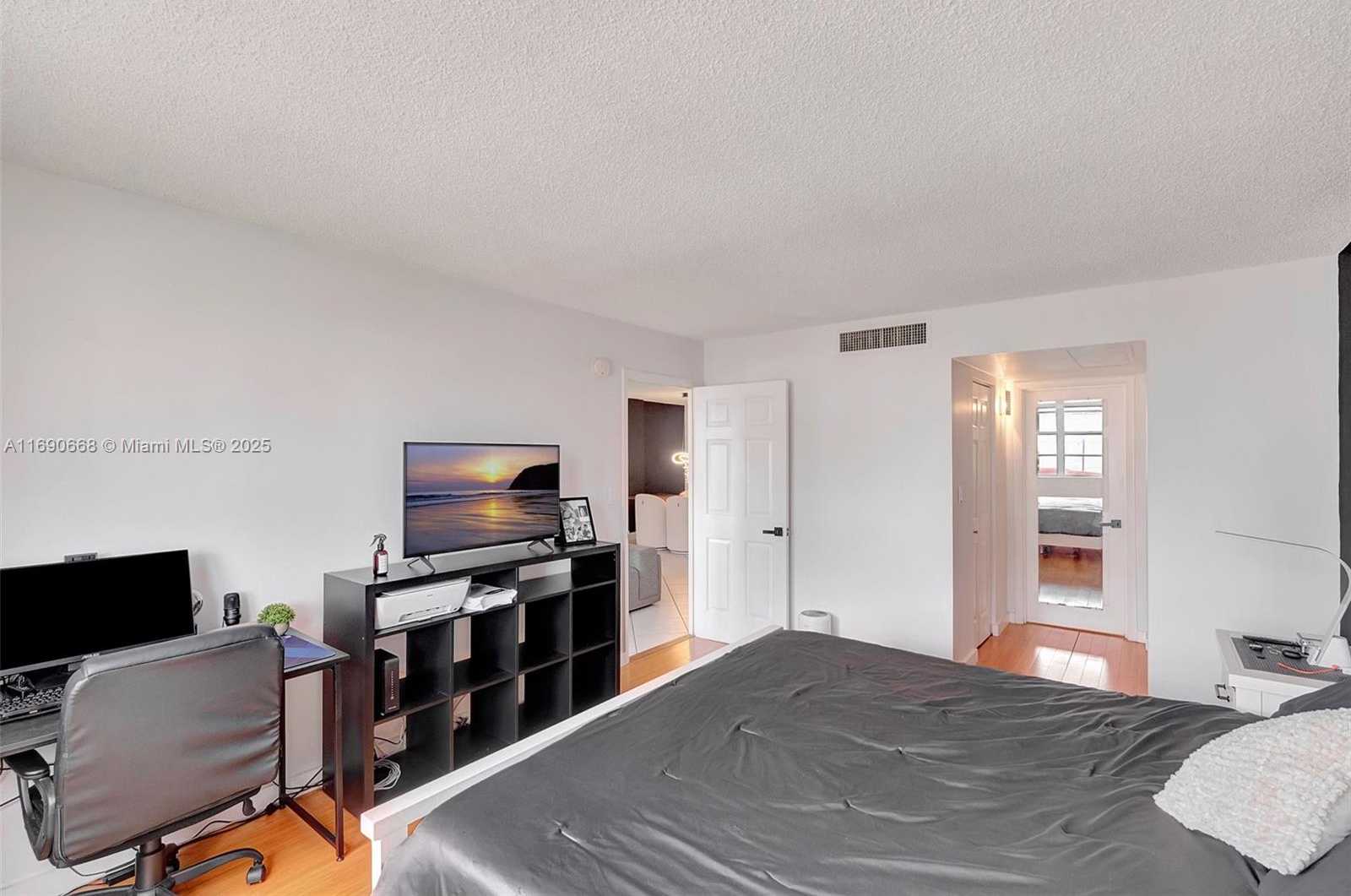Small Image of 6770 INDIAN CREEK DR #4R, Miami Beach Number 23