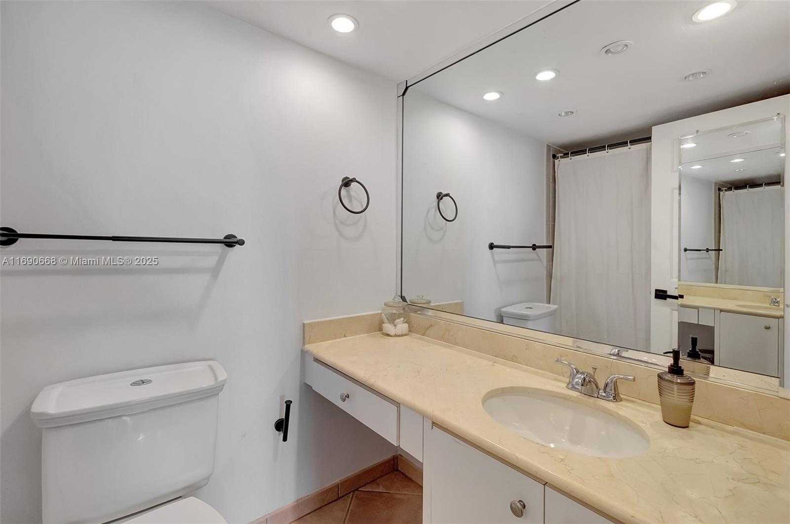 Small Image of 6770 INDIAN CREEK DR #4R, Miami Beach Number 25