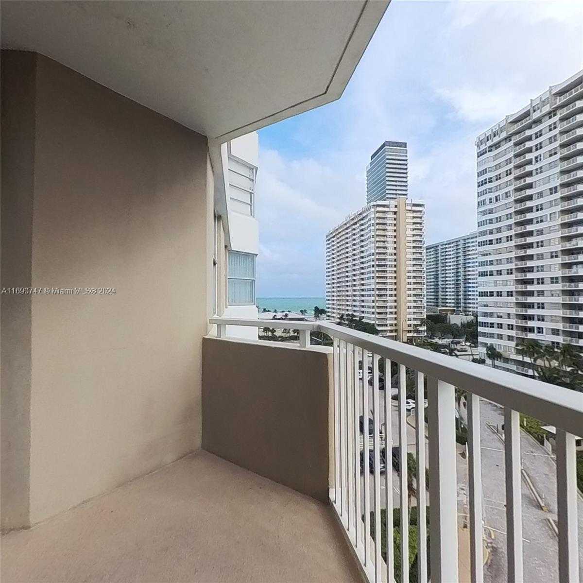Small Image of 1965 SOUTH OCEAN DR #7E, Hallandale Beach Number 4