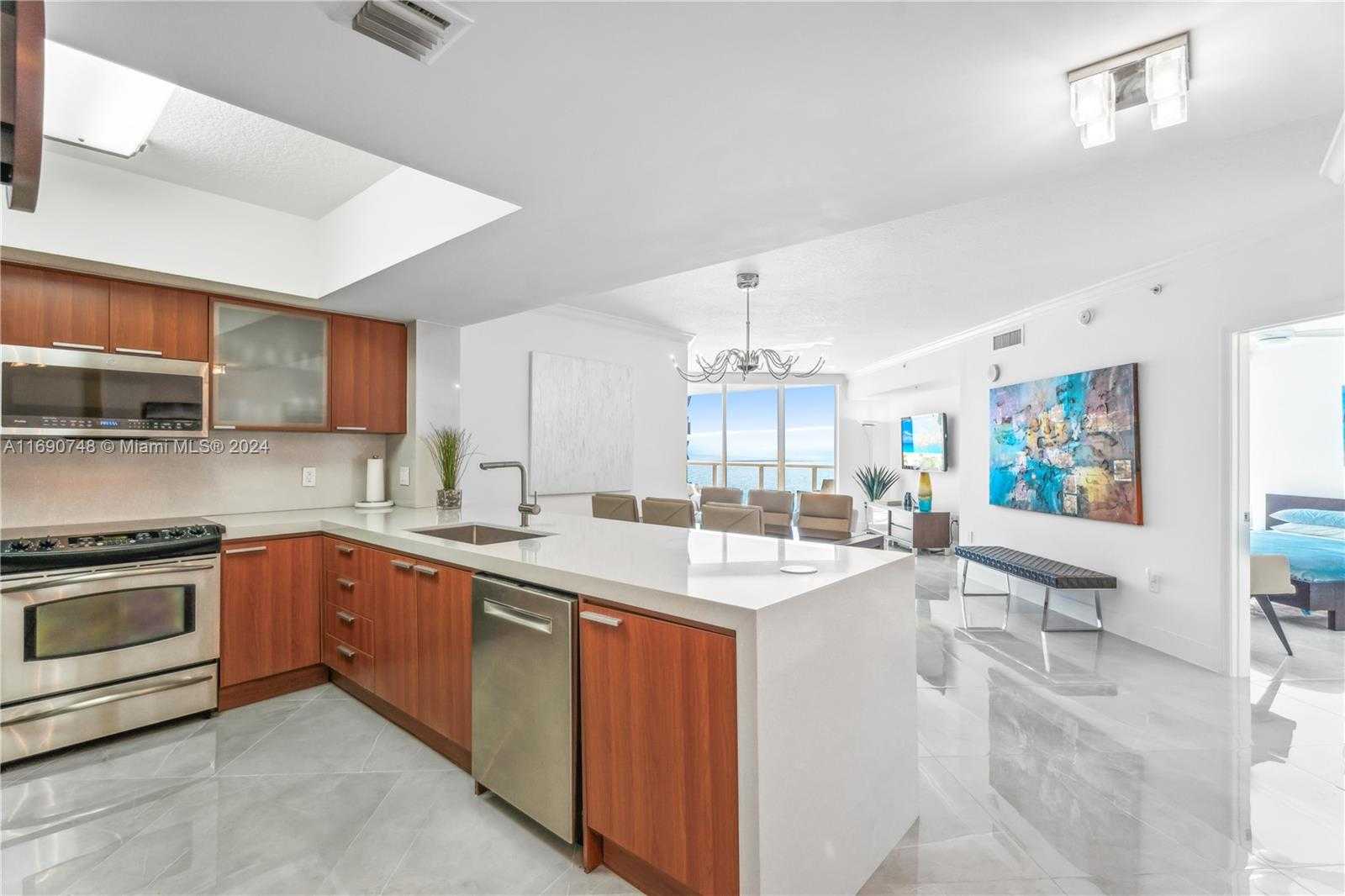 Small Image of 16699 COLLINS AVE #4110, Sunny Isles Beach Number 3