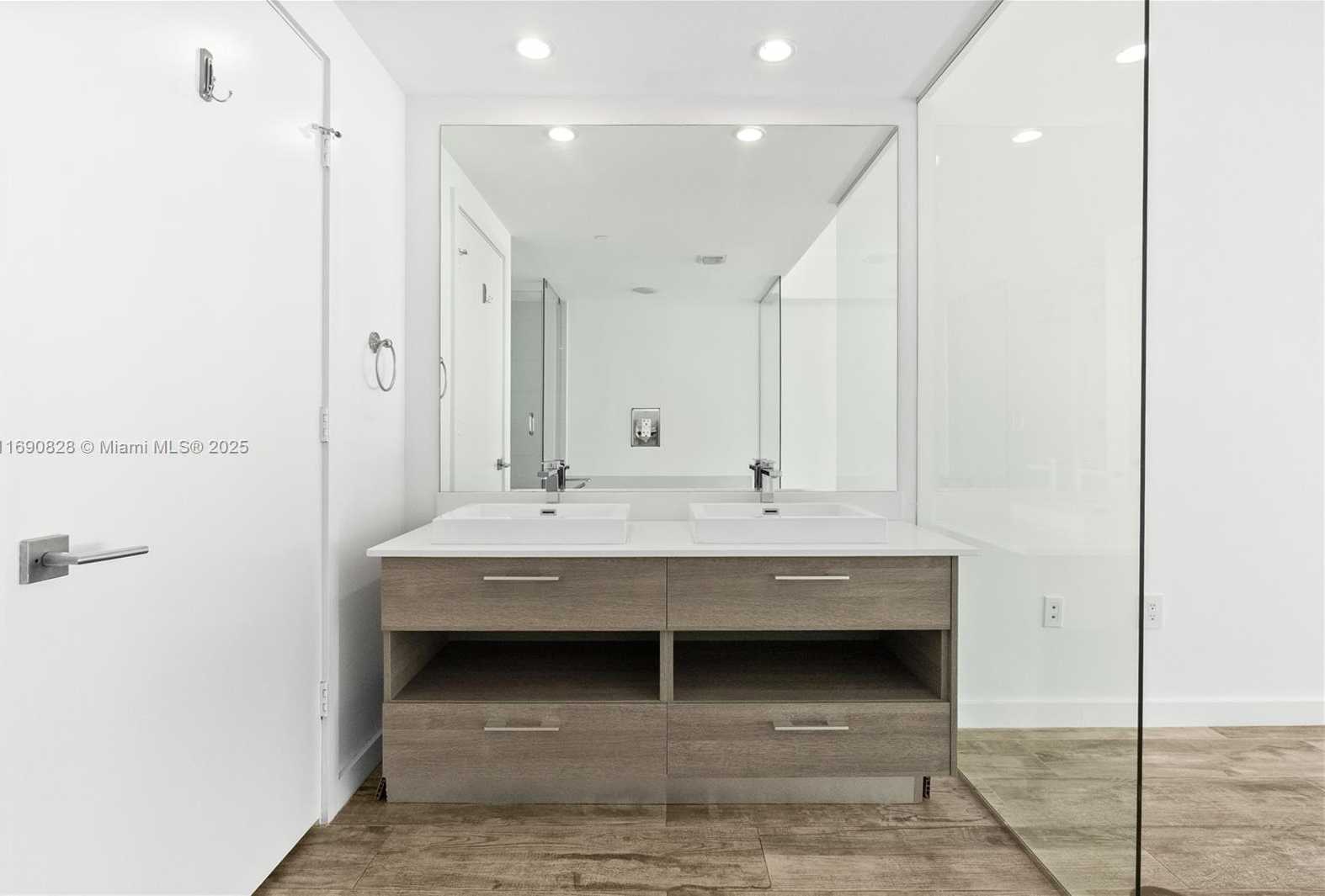 Small Image of 650 NORTH EAST 32ND ST #602, Miami Number 22