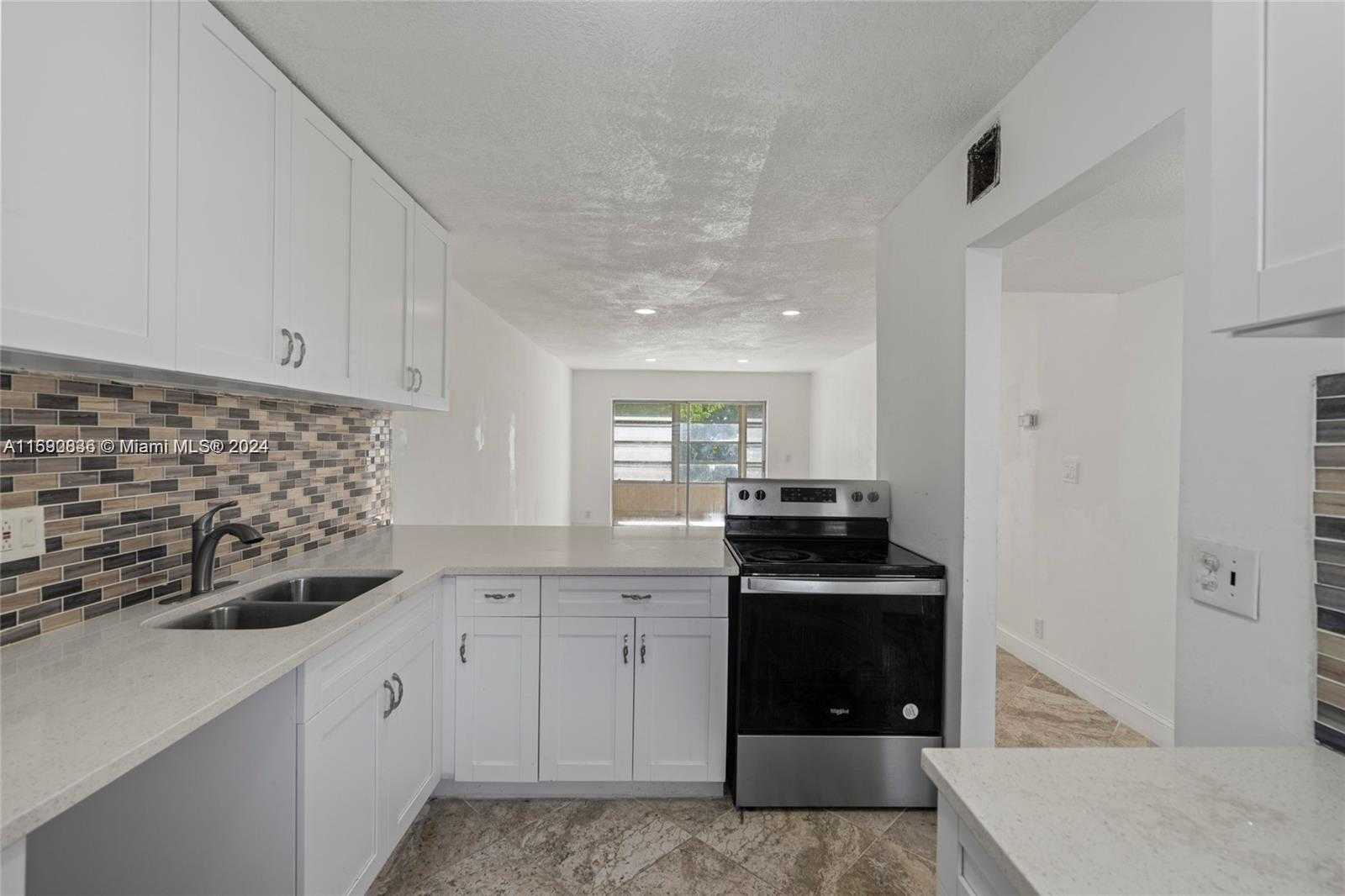 Small Image of 110 LAKE MERYL DR #213, West Palm Beach Number 10