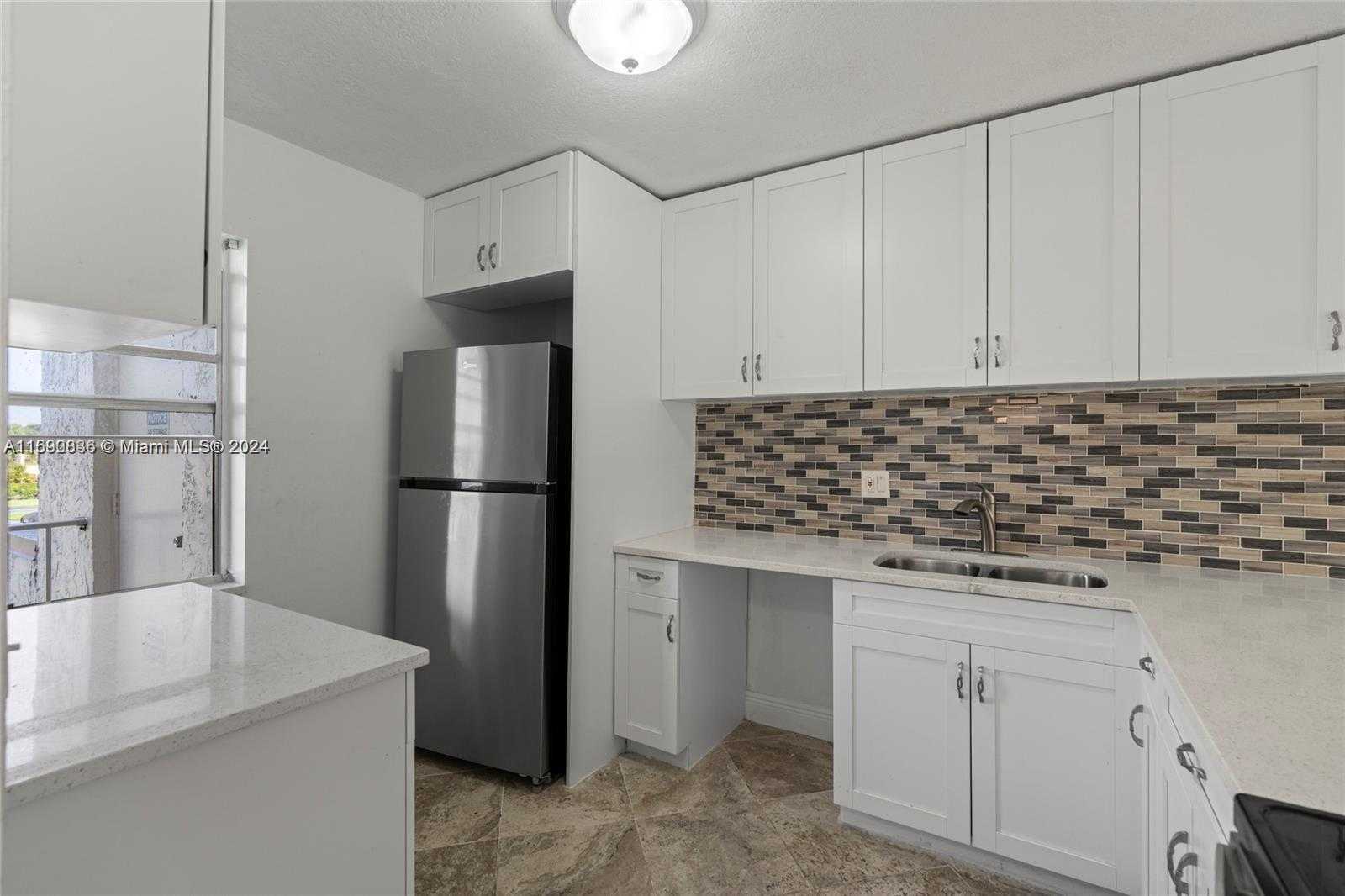 Small Image of 110 LAKE MERYL DR #213, West Palm Beach Number 11
