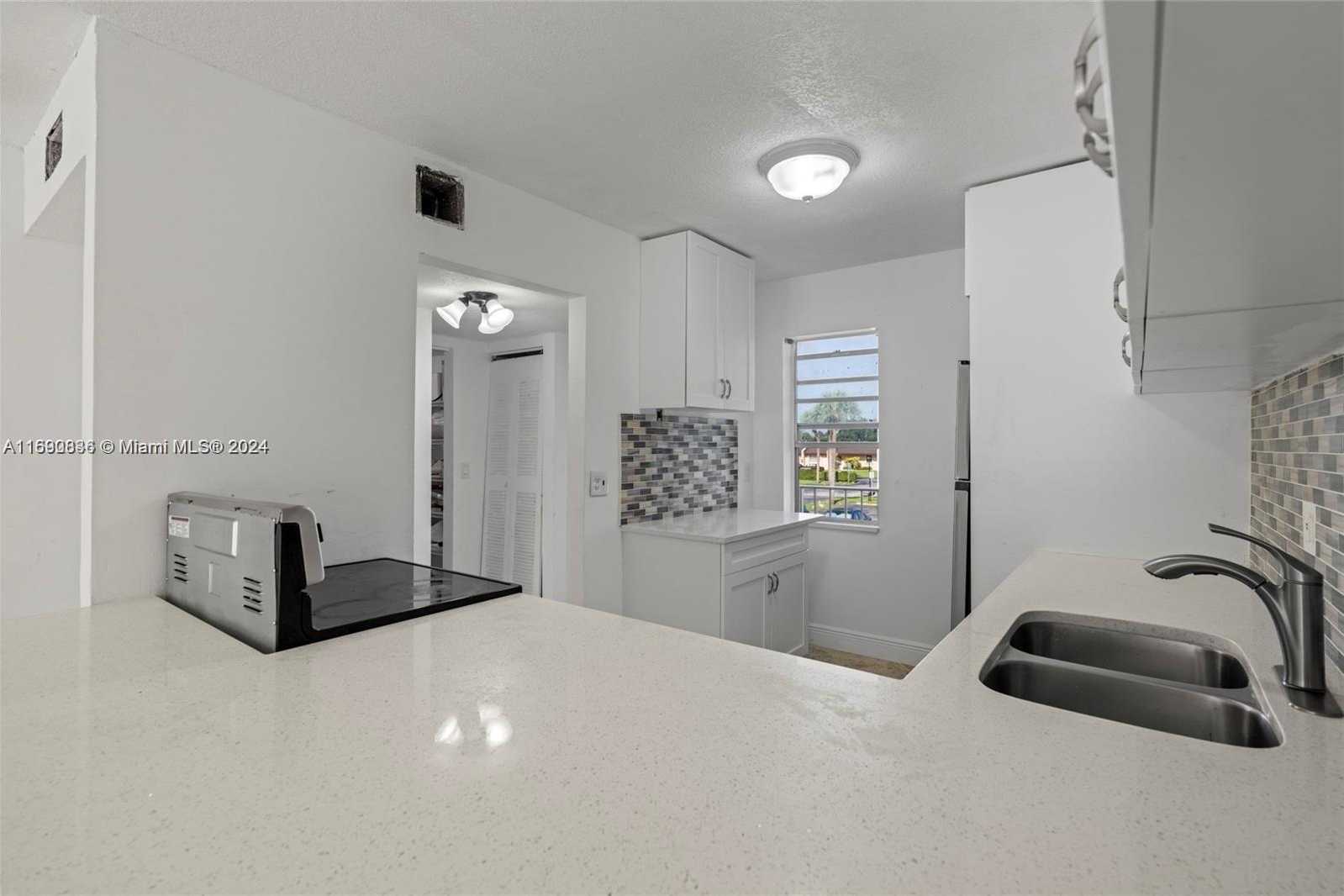 Small Image of 110 LAKE MERYL DR #213, West Palm Beach Number 12