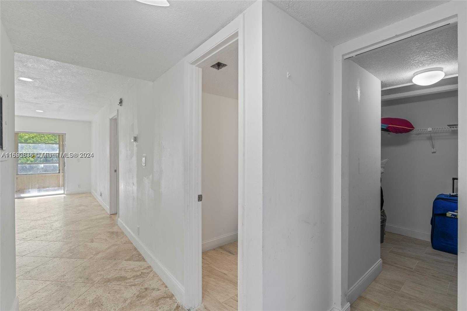 Small Image of 110 LAKE MERYL DR #213, West Palm Beach Number 18