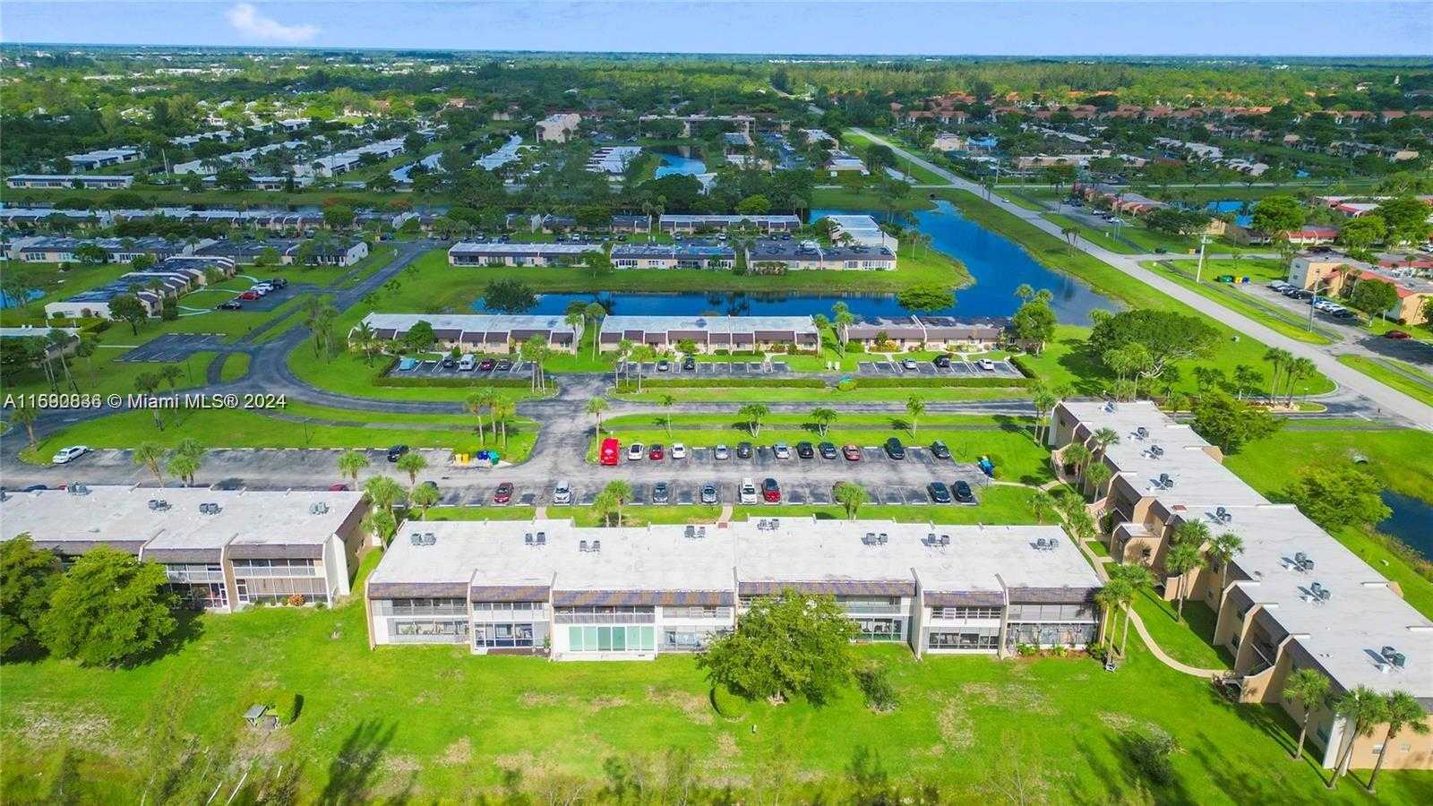 Small Image of 110 LAKE MERYL DR #213, West Palm Beach Number 27
