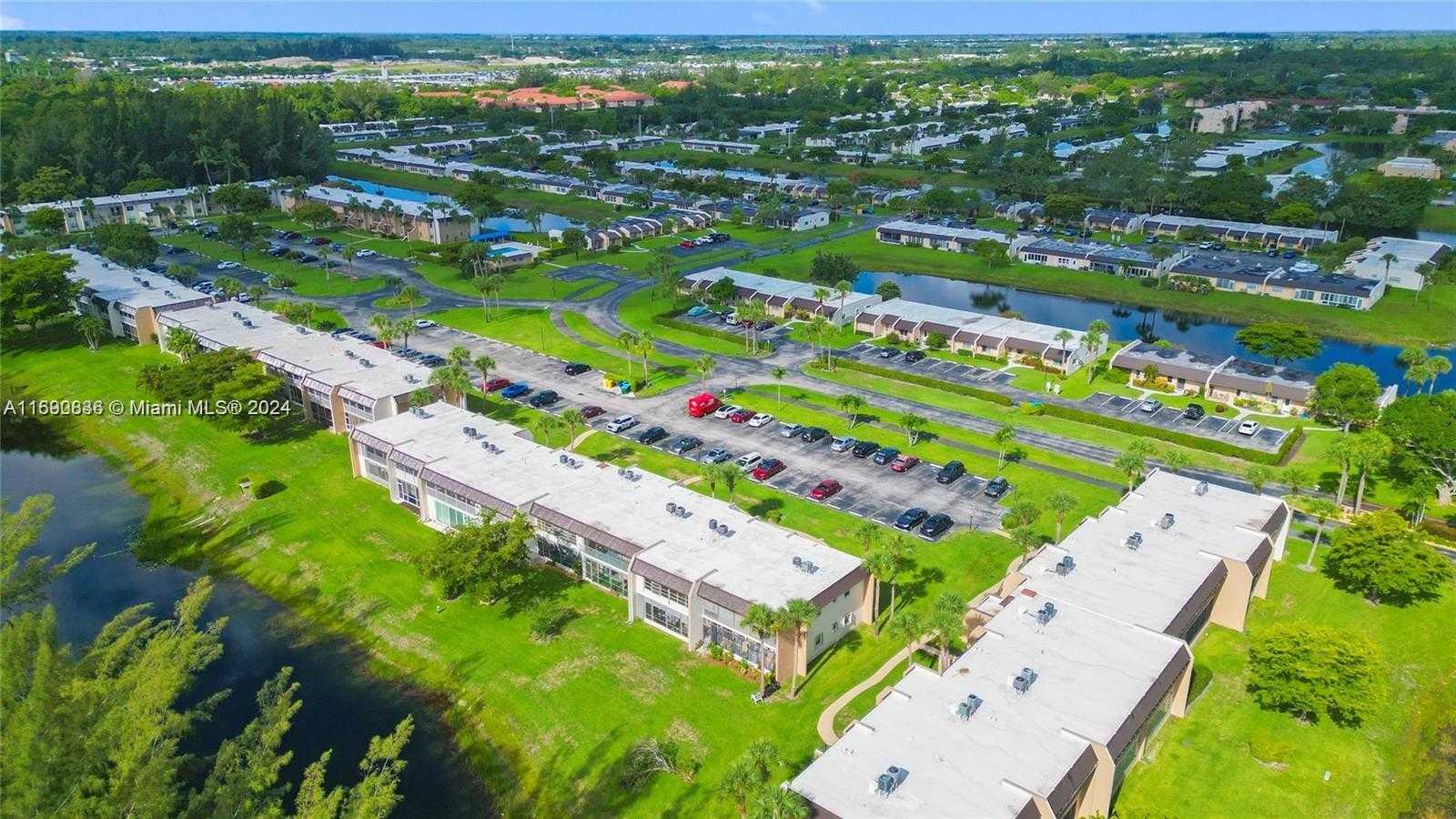Small Image of 110 LAKE MERYL DR #213, West Palm Beach Number 28