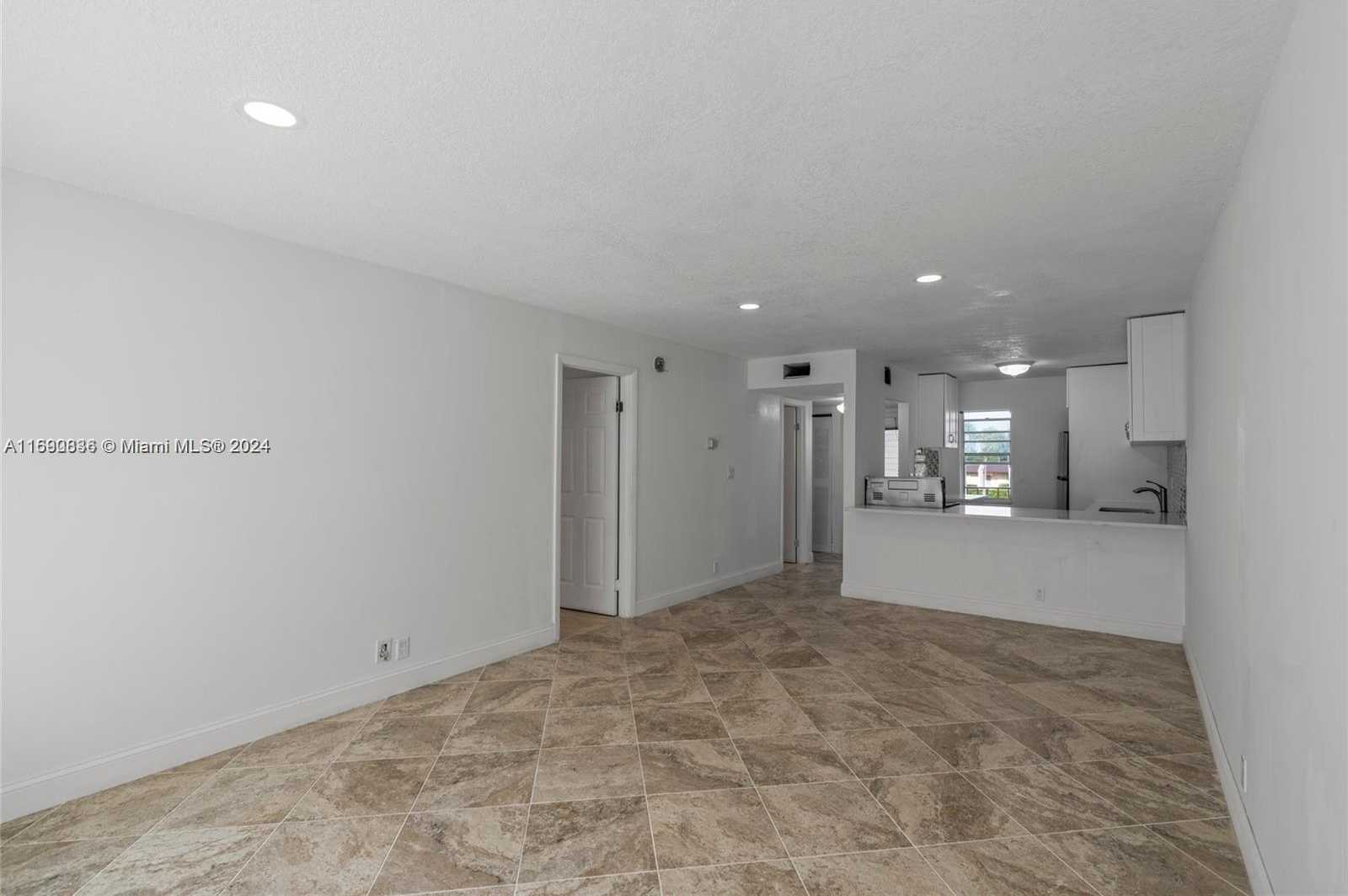 Small Image of 110 LAKE MERYL DR #213, West Palm Beach Number 7