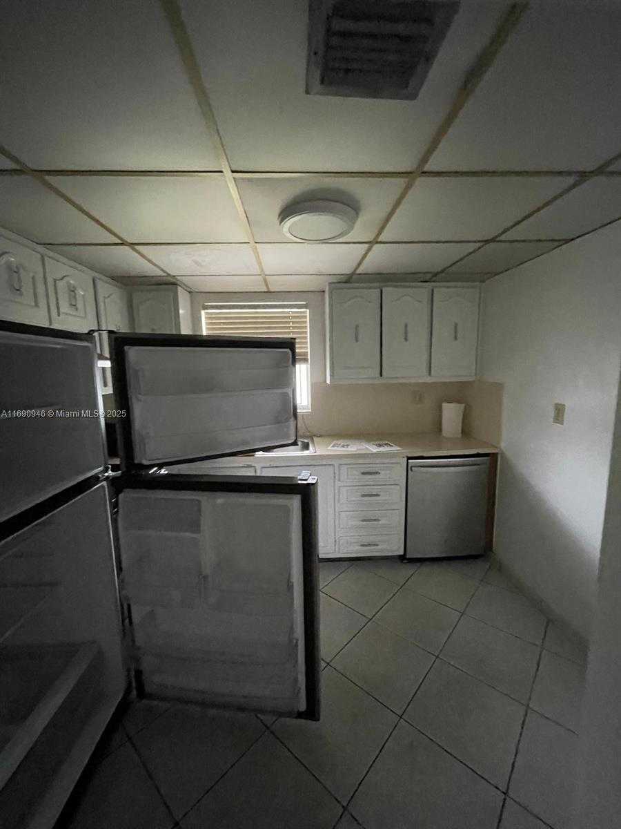 Small Image of 210 NORTH WEST 87TH AVE #L102, Miami Number 10