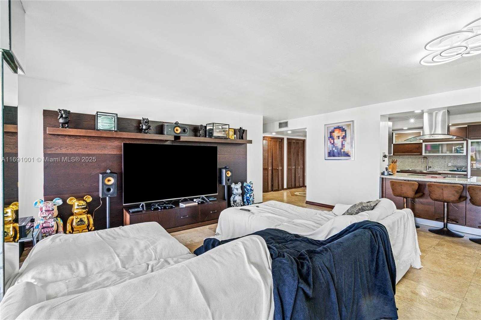 Small Image of 1800 NORTH EAST 114TH ST #811, Miami Number 12