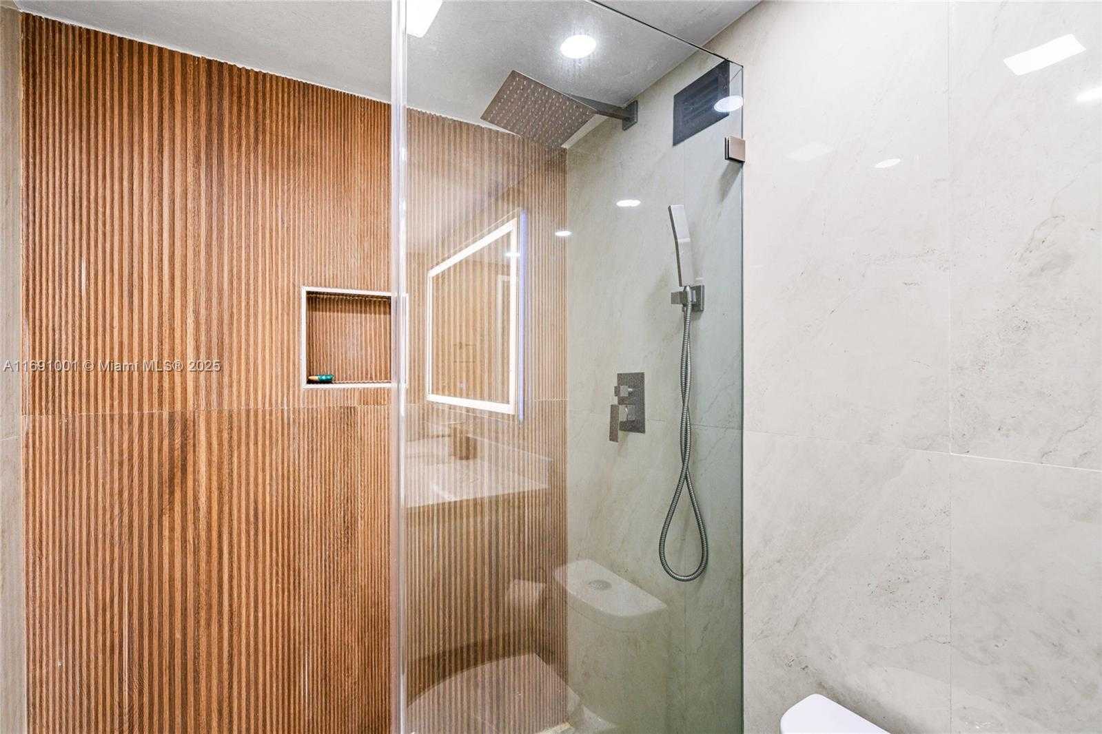 Small Image of 1800 NORTH EAST 114TH ST #811, Miami Number 29