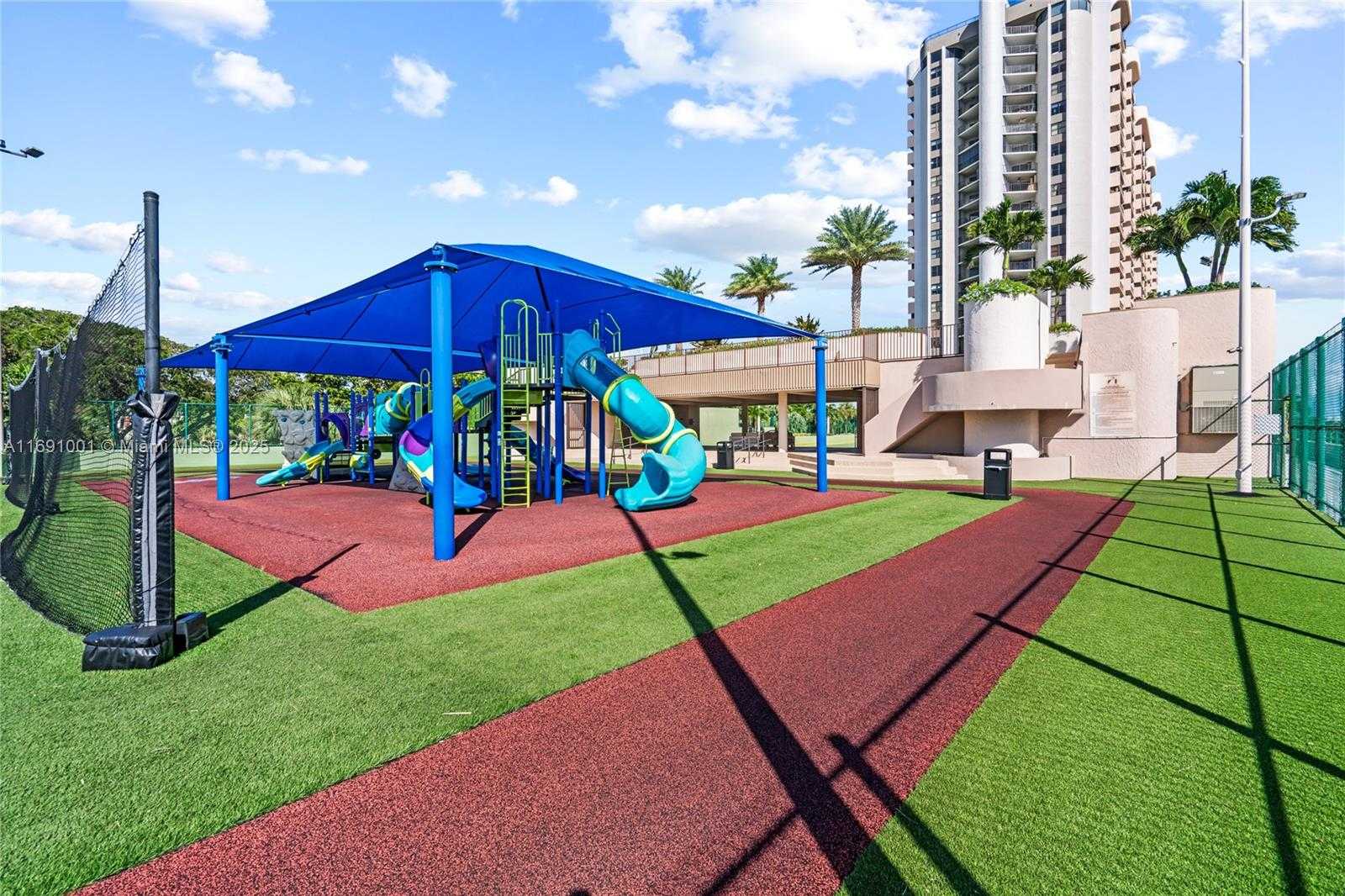 Small Image of 1800 NORTH EAST 114TH ST #811, Miami Number 44