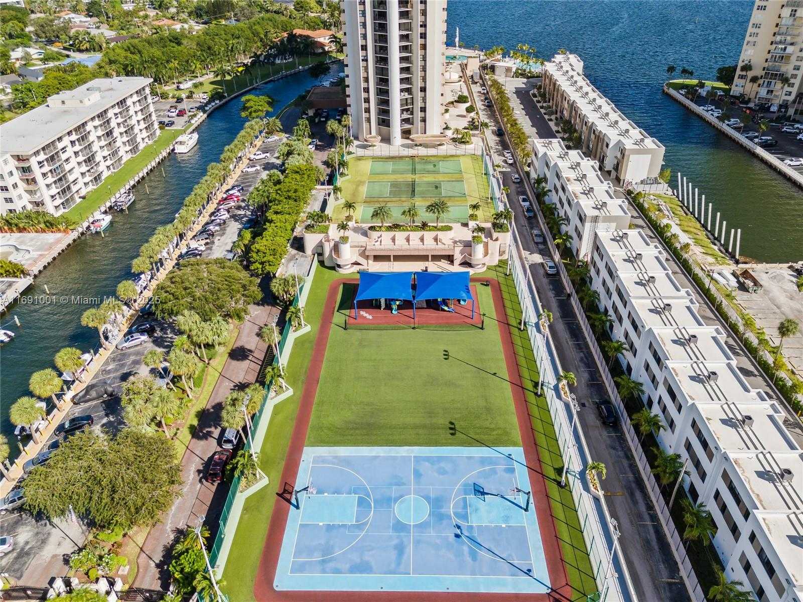 Small Image of 1800 NORTH EAST 114TH ST #811, Miami Number 48