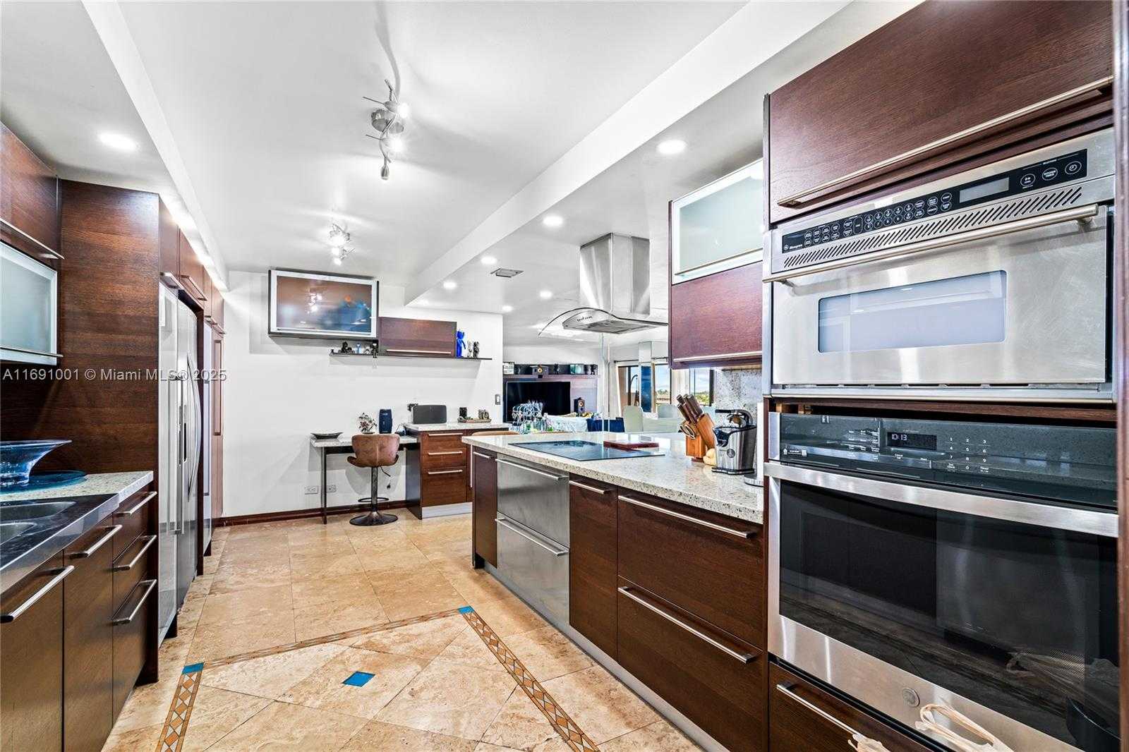 Small Image of 1800 NORTH EAST 114TH ST #811, Miami Number 5