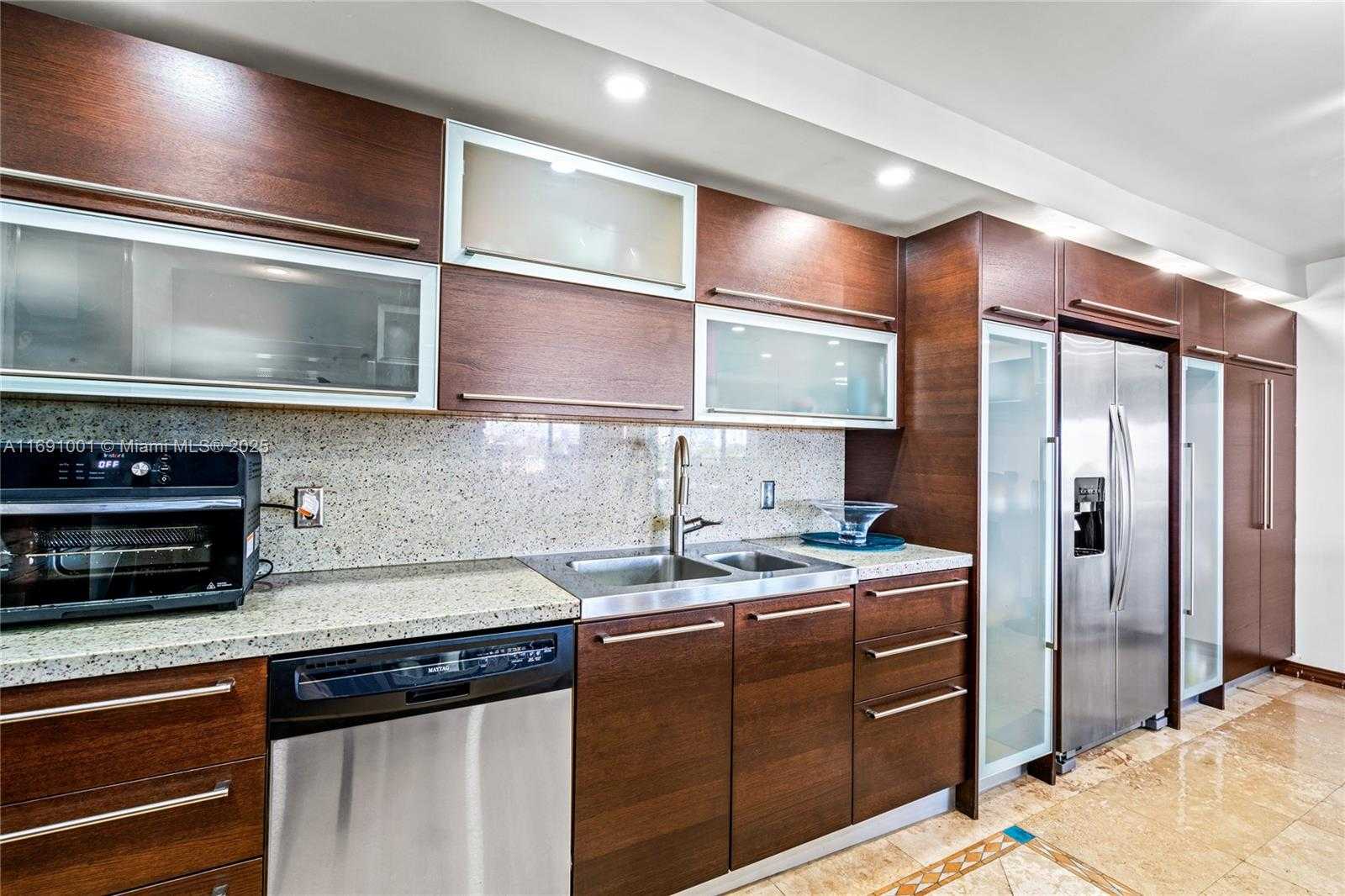 Small Image of 1800 NORTH EAST 114TH ST #811, Miami Number 7