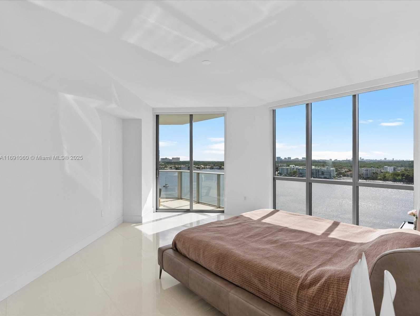 Small Image of 17111 BISCAYNE BLVD #1104, North Miami Beach Number 12