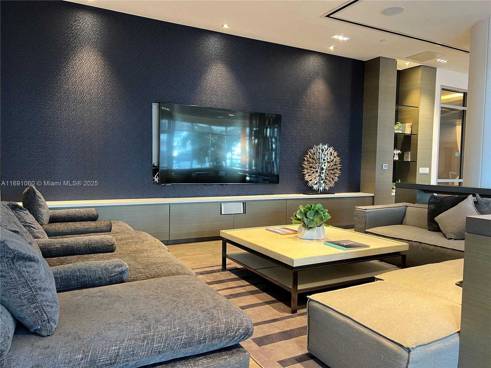 Small Image of 17111 BISCAYNE BLVD #1104, North Miami Beach Number 25