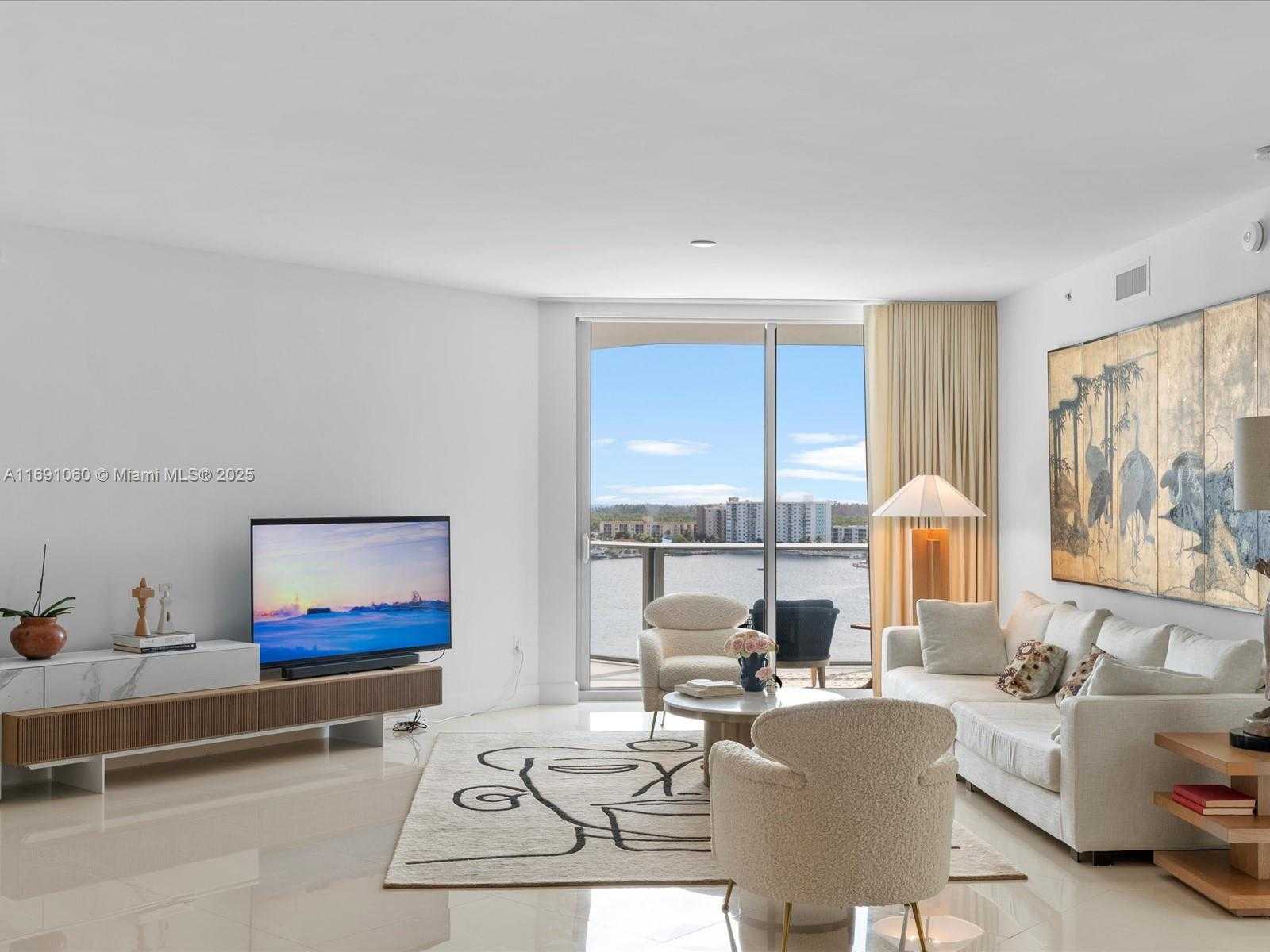 Small Image of 17111 BISCAYNE BLVD #1104, North Miami Beach Number 3