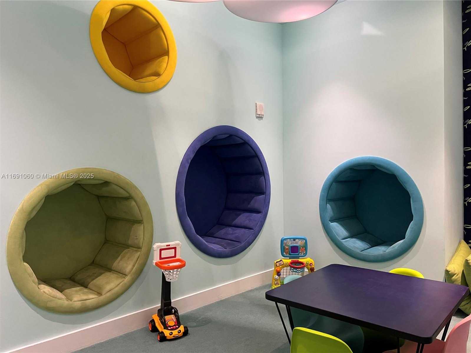 Small Image of 17111 BISCAYNE BLVD #1104, North Miami Beach Number 32