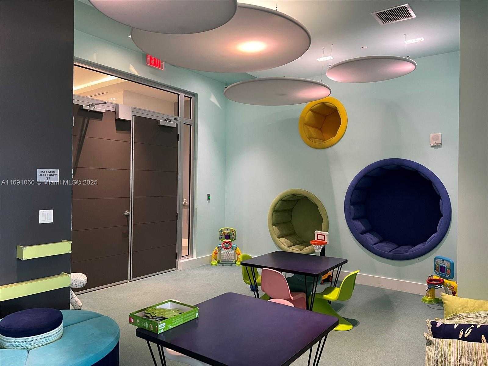 Small Image of 17111 BISCAYNE BLVD #1104, North Miami Beach Number 33