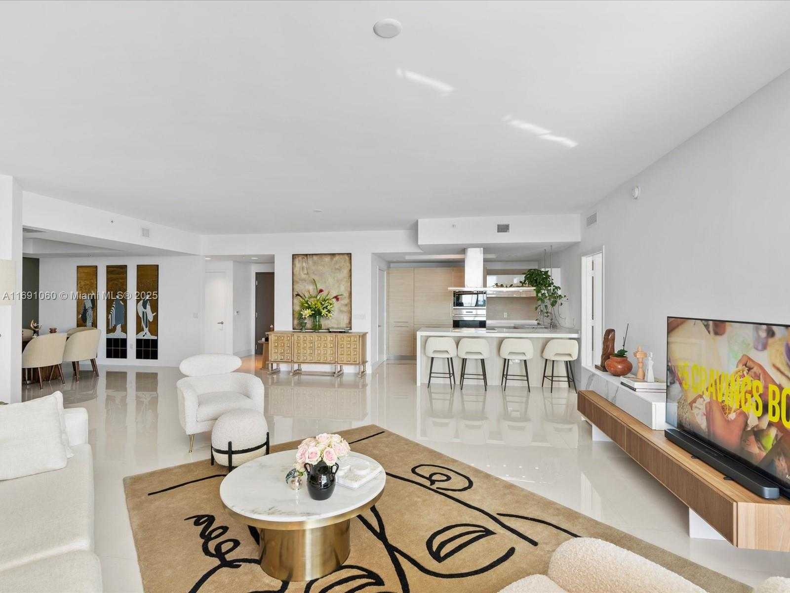 Small Image of 17111 BISCAYNE BLVD #1104, North Miami Beach Number 4