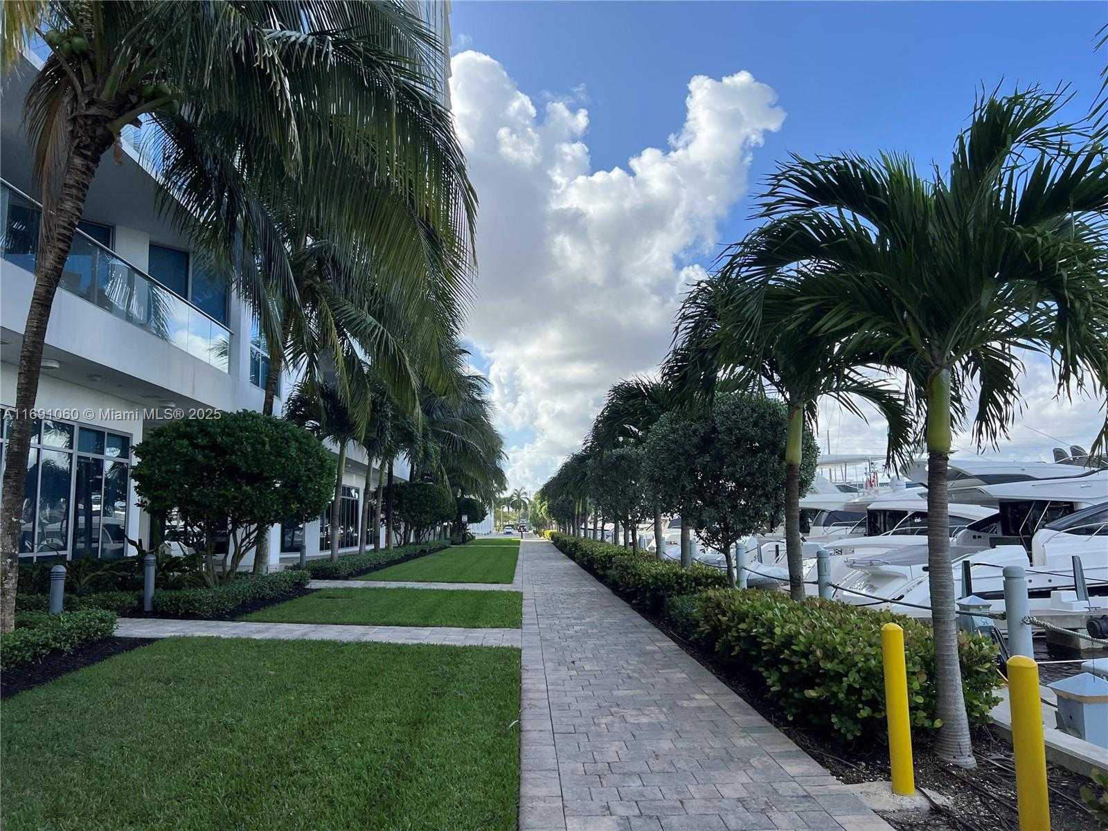 Small Image of 17111 BISCAYNE BLVD #1104, North Miami Beach Number 41