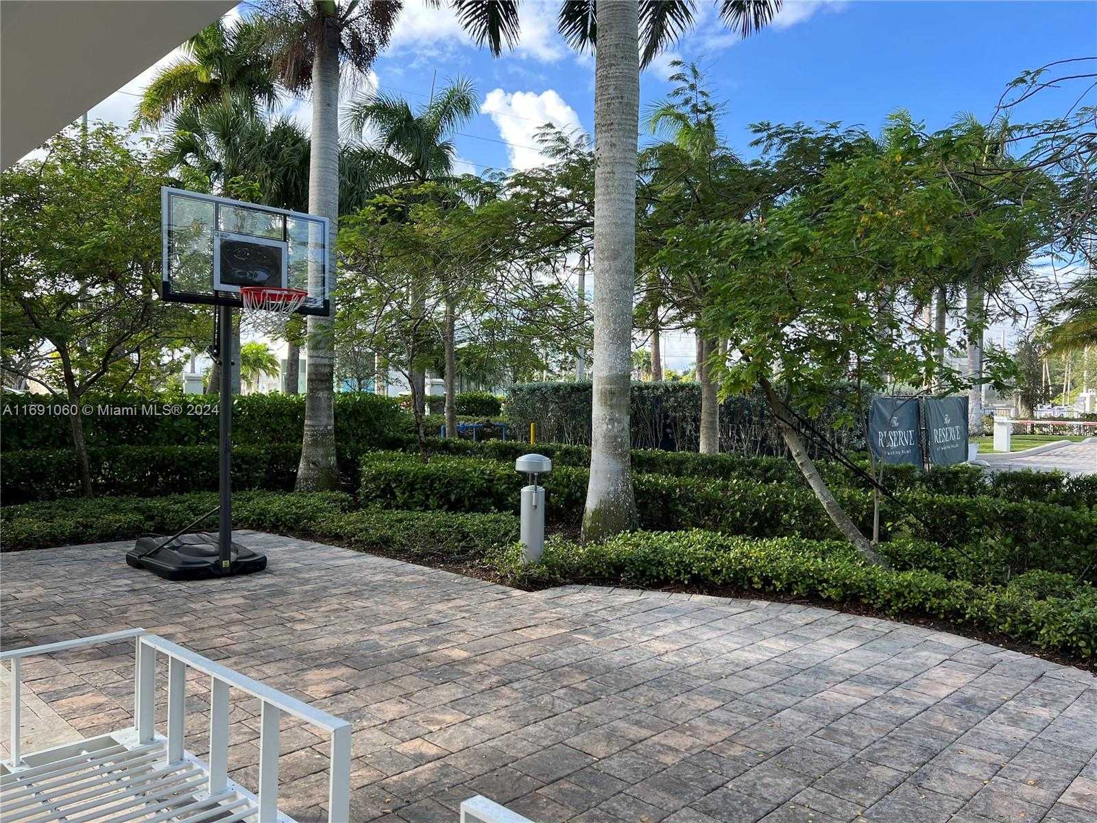 Small Image of 17111 BISCAYNE BLVD #1104, North Miami Beach Number 47