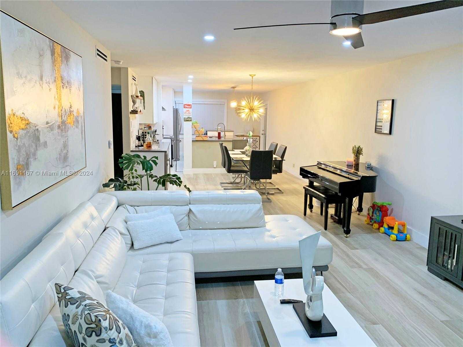 Small Image of 4701 MARTINIQUE DR #M2, Coconut Creek Number 13