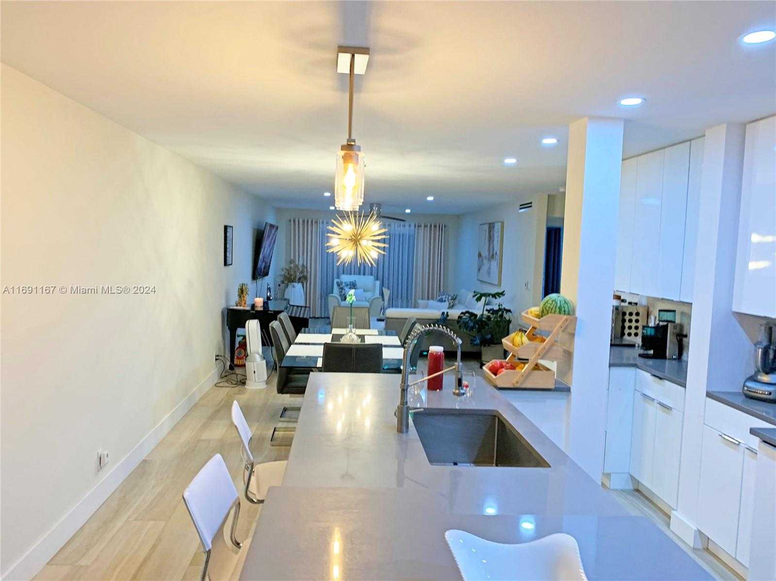 Small Image of 4701 MARTINIQUE DR #M2, Coconut Creek Number 2