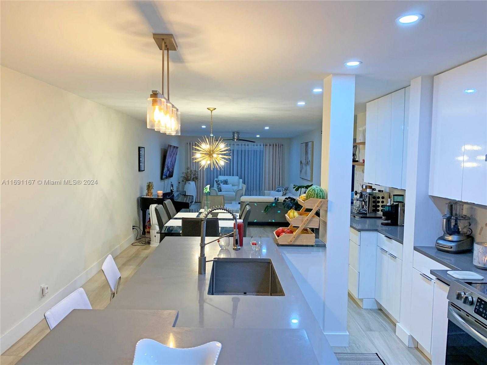 Small Image of 4701 MARTINIQUE DR #M2, Coconut Creek Number 3