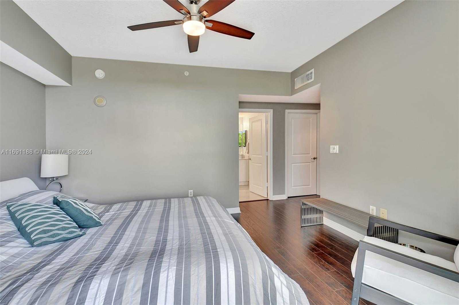 Small Image of 450 NORTH FEDERAL HWY #104N, Boynton Beach Number 14
