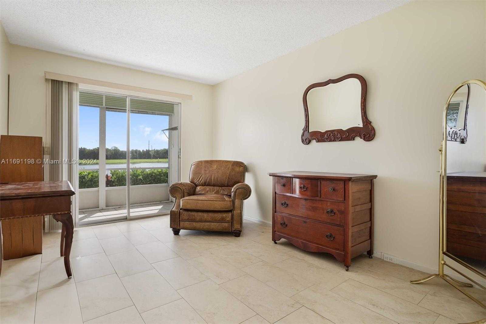 Small Image of 1042 LINCOLN C #1042, Boca Raton Number 10