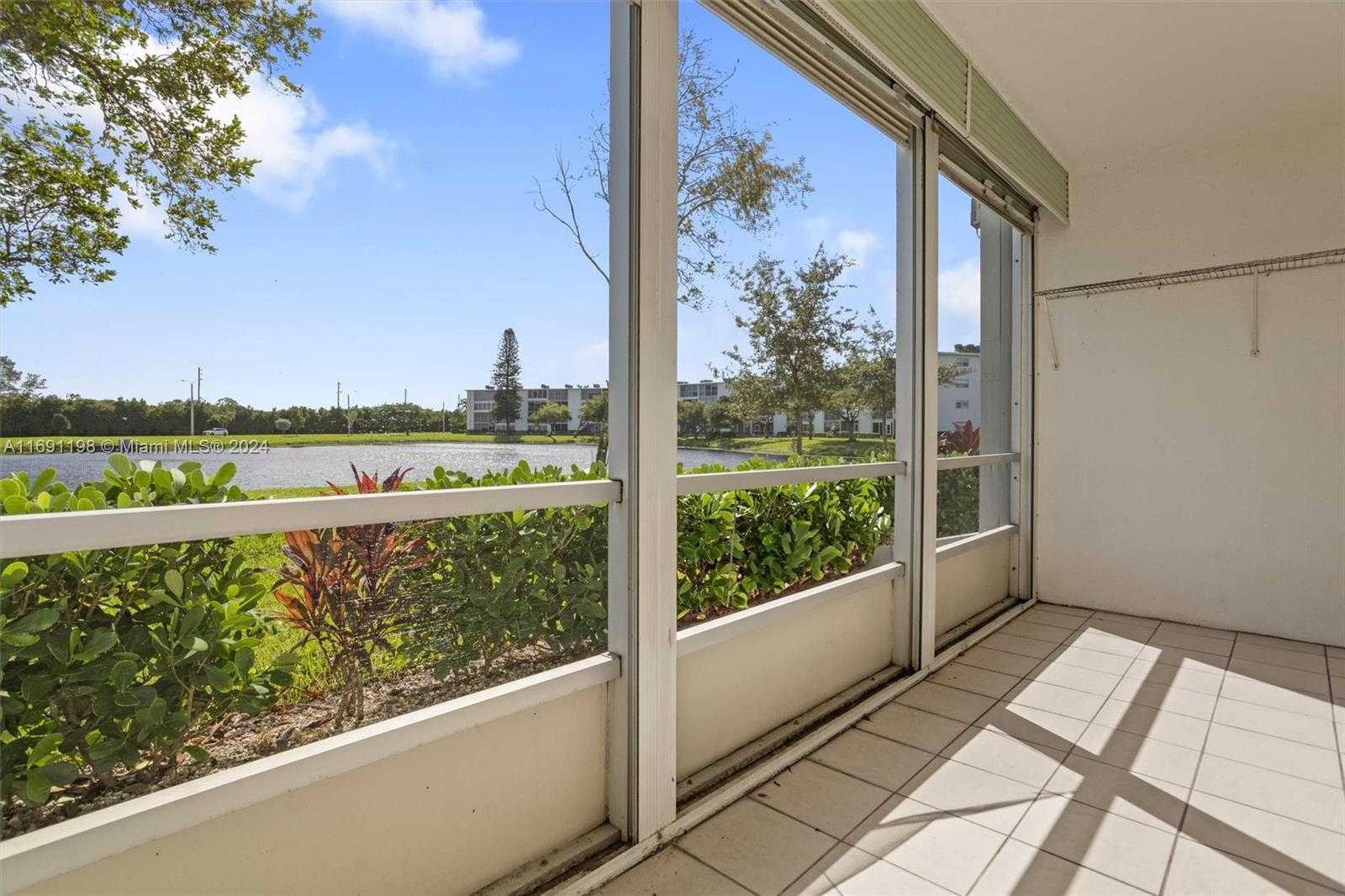 Small Image of 1042 LINCOLN C #1042, Boca Raton Number 15