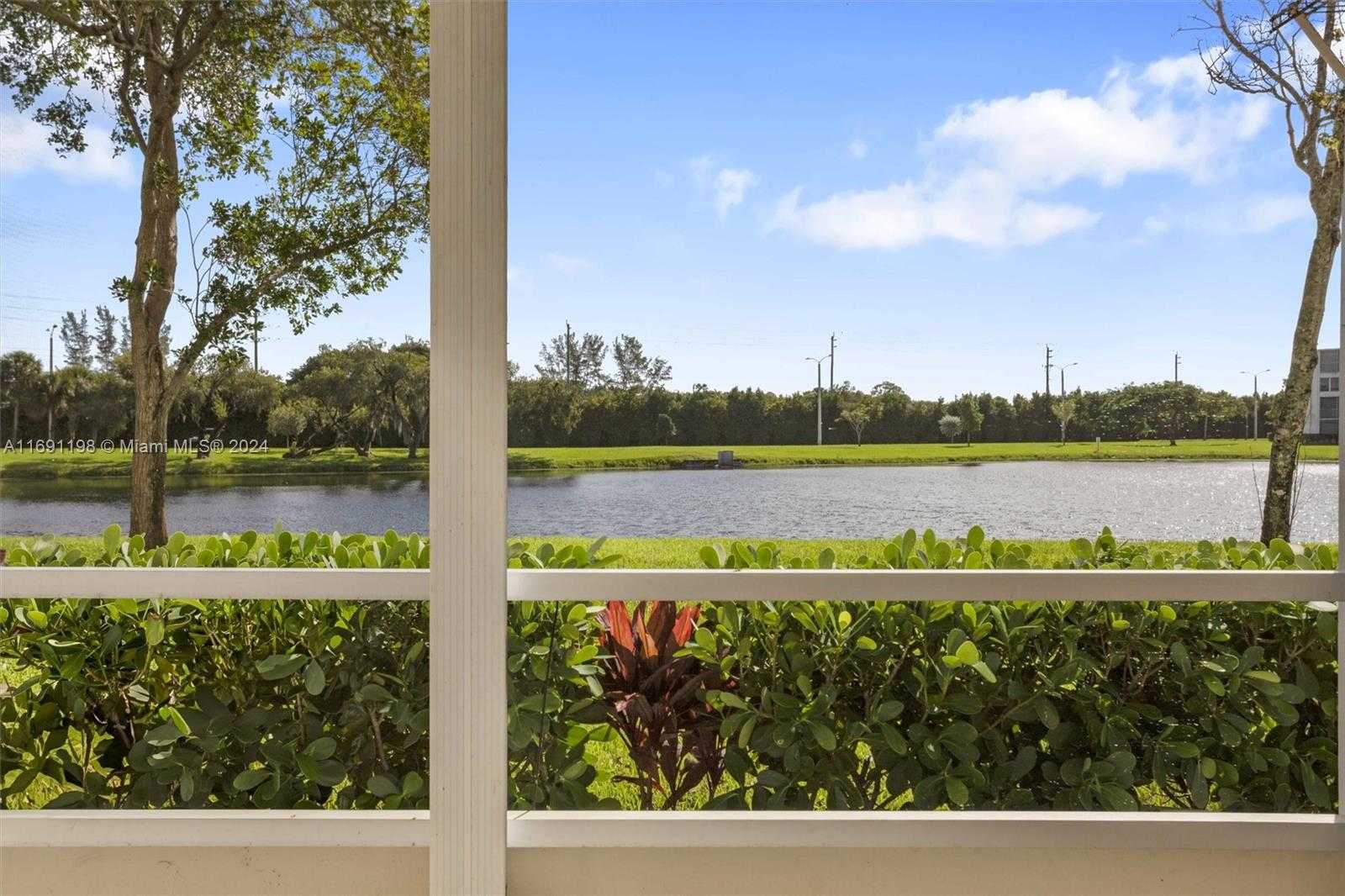 Small Image of 1042 LINCOLN C #1042, Boca Raton Number 2