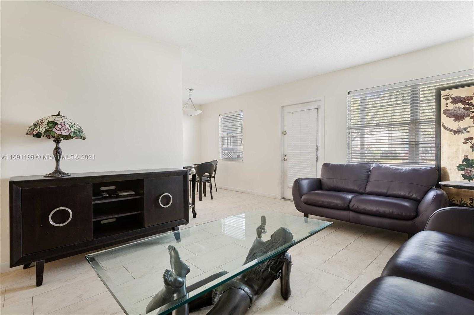 Small Image of 1042 LINCOLN C #1042, Boca Raton Number 4