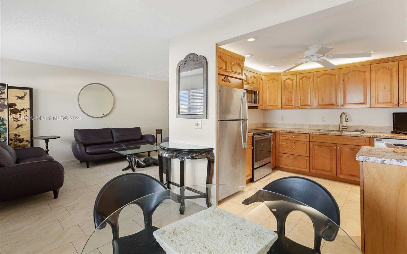 Small Image of 1042 LINCOLN C #1042, Boca Raton Number 5