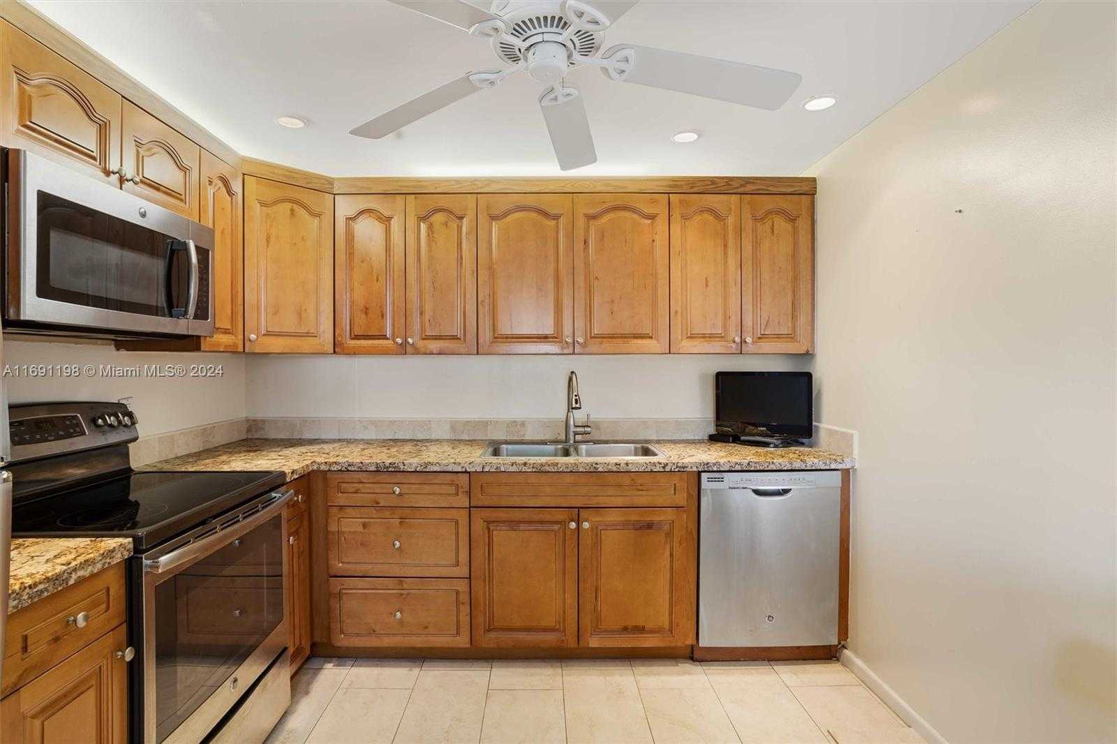 Small Image of 1042 LINCOLN C #1042, Boca Raton Number 6